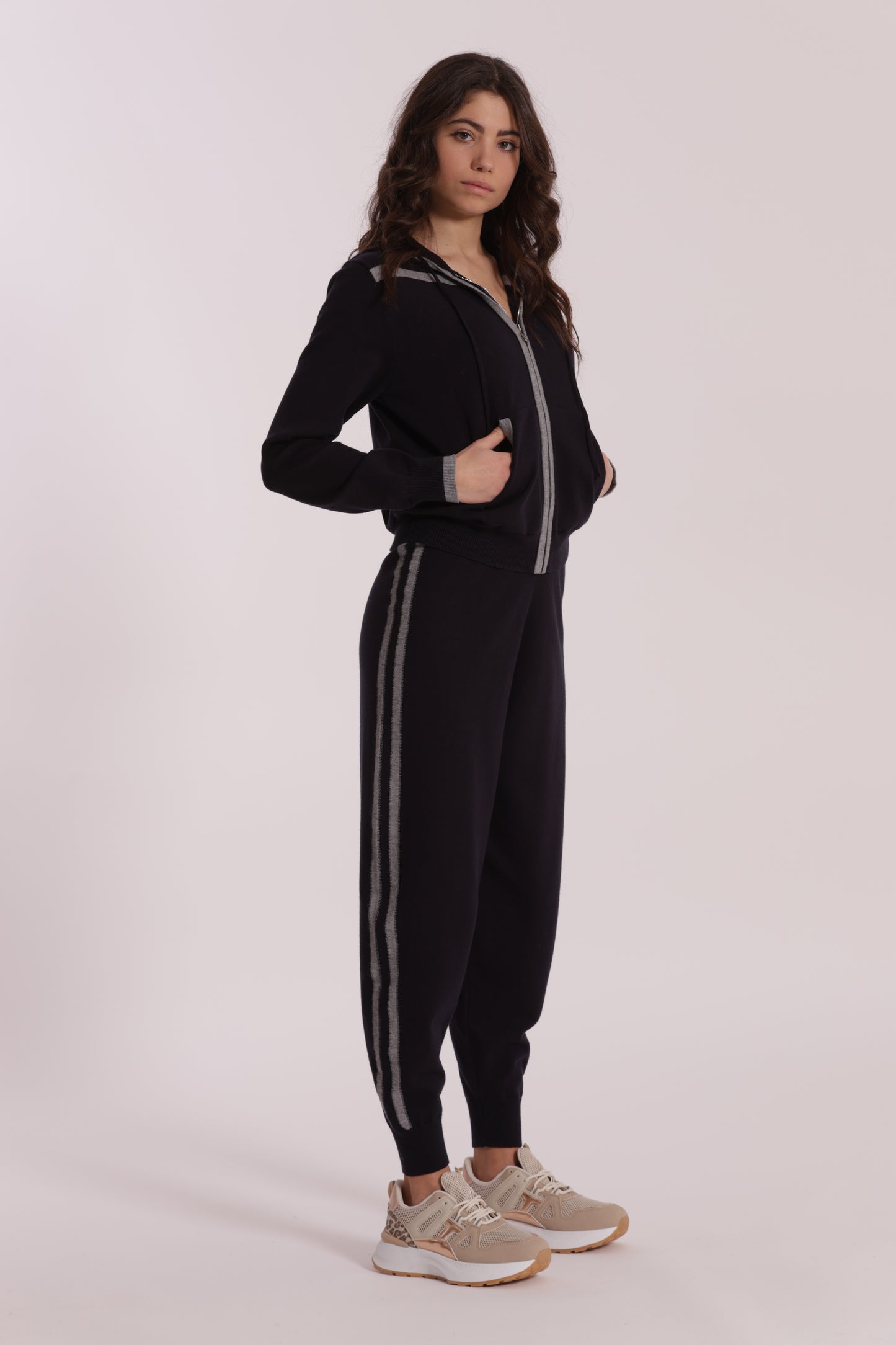 PANTALONI IN MAGLIA BICOLOR