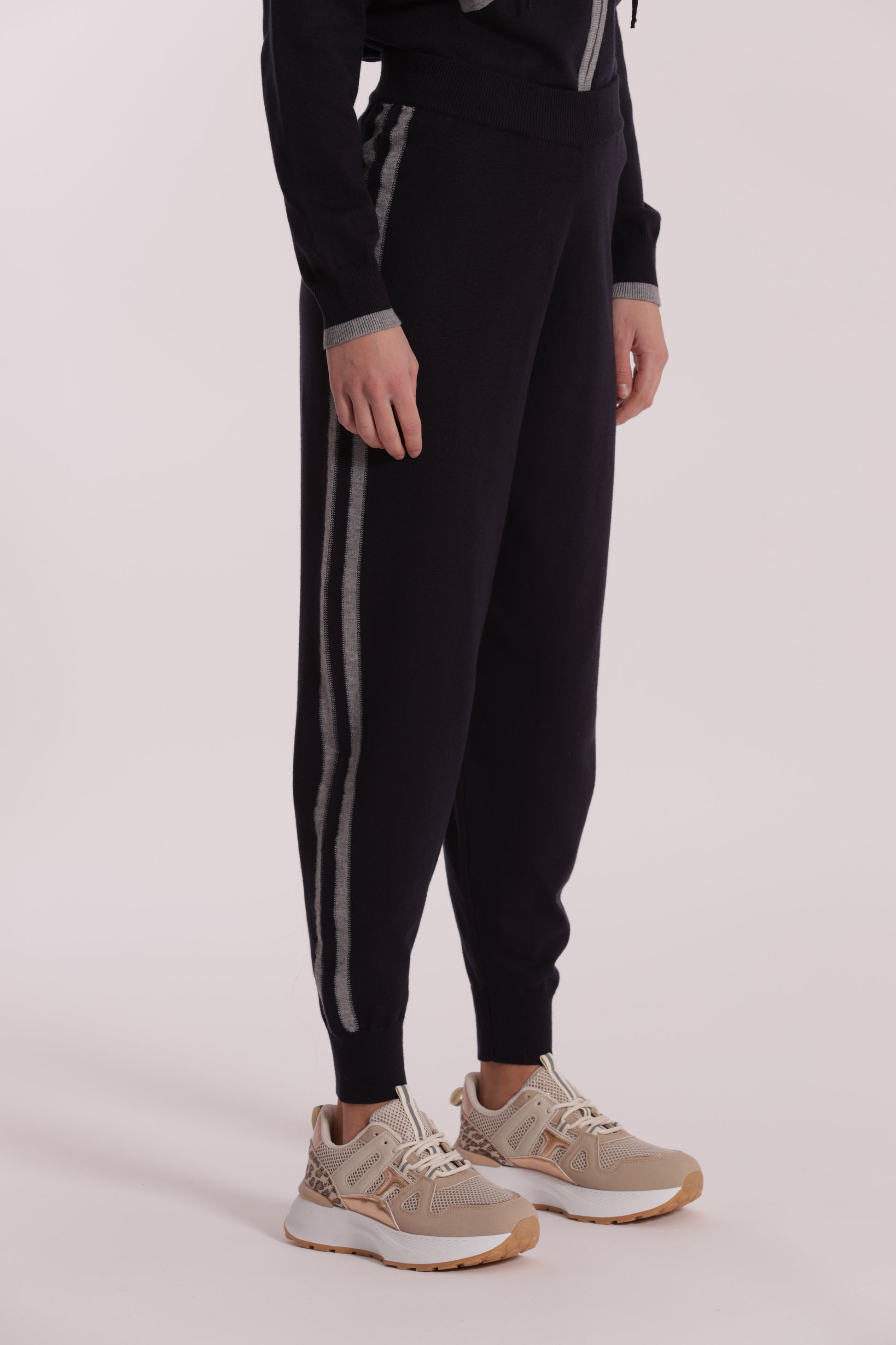 PANTALONI IN MAGLIA BICOLOR