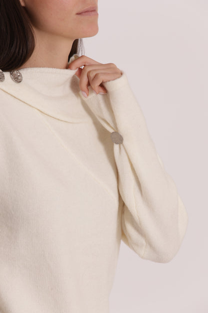 MAGLIA CON BOTTONI SU SPALLA