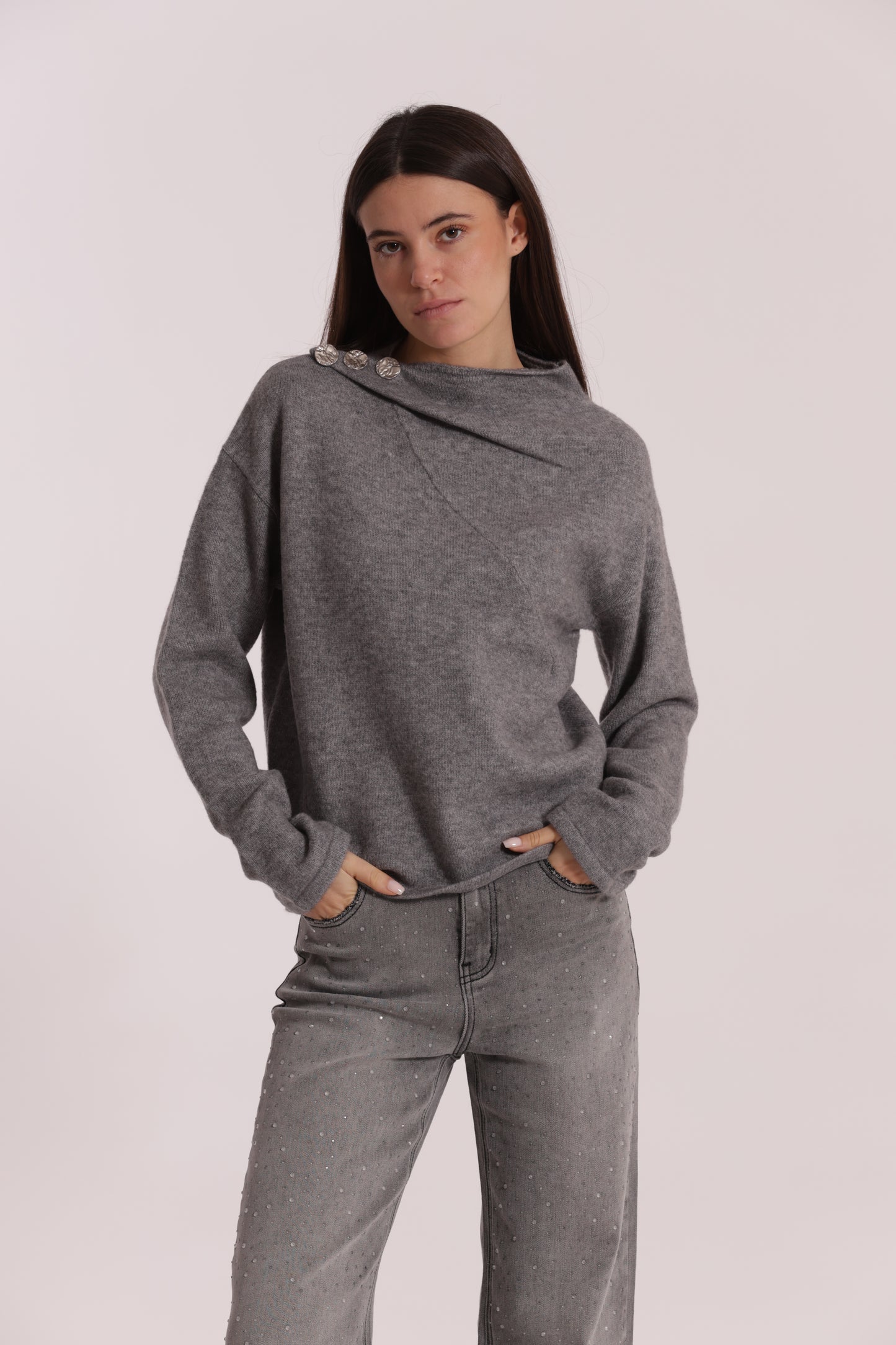 MAGLIA CON BOTTONI SU SPALLA