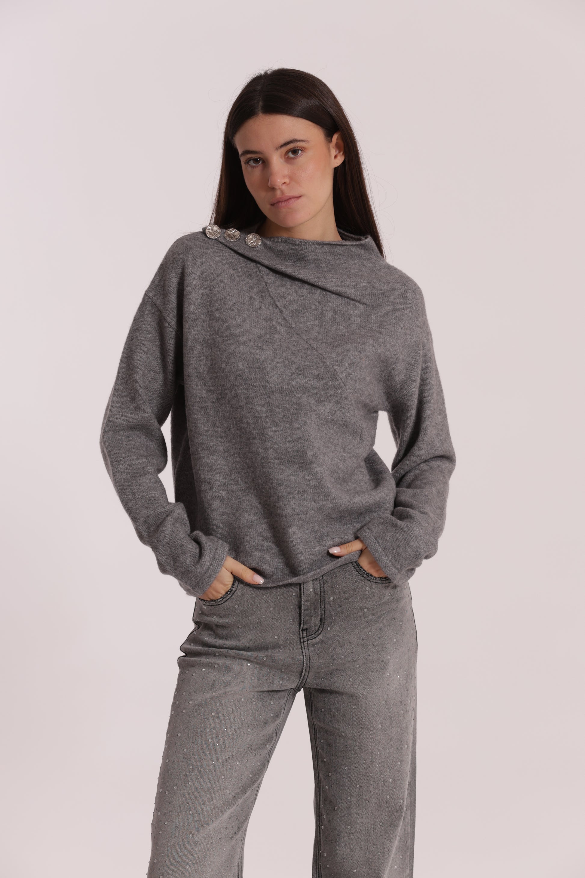 MAGLIA CON BOTTONI SU SPALLA