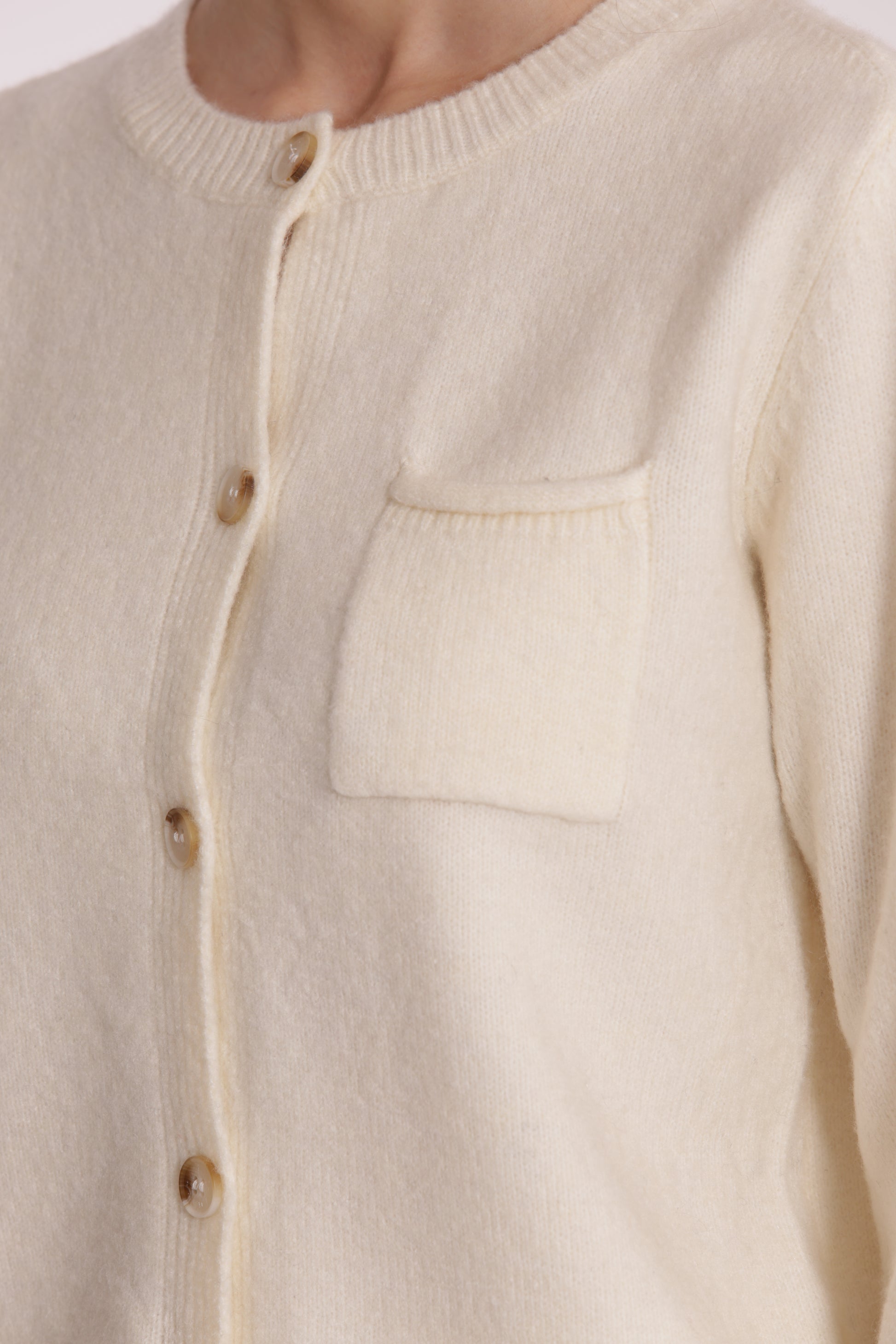 MAGLIA CARDIGAN CON TASCHINO