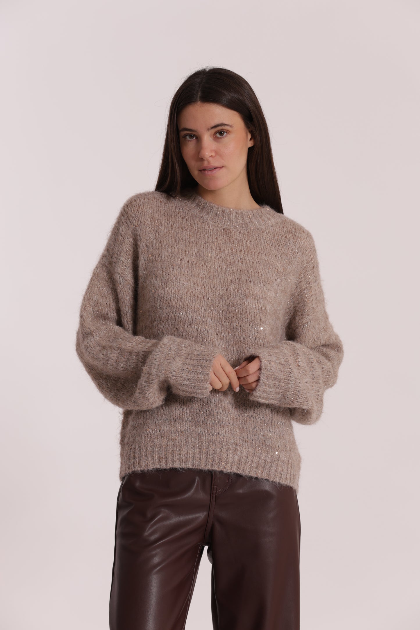 MAGLIA SCOLLO TONDO CON PAILLETTES