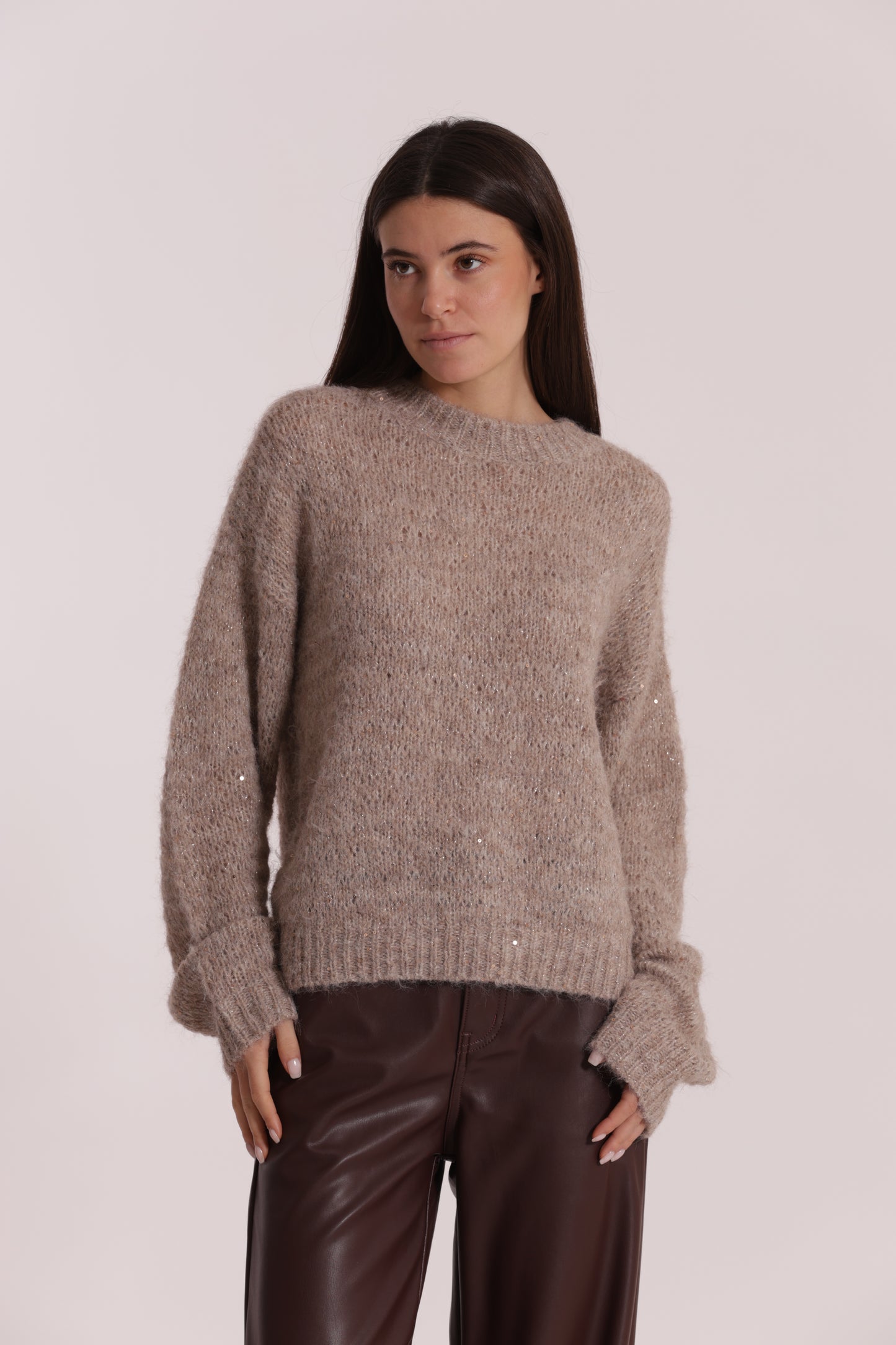 MAGLIA SCOLLO TONDO CON PAILLETTES