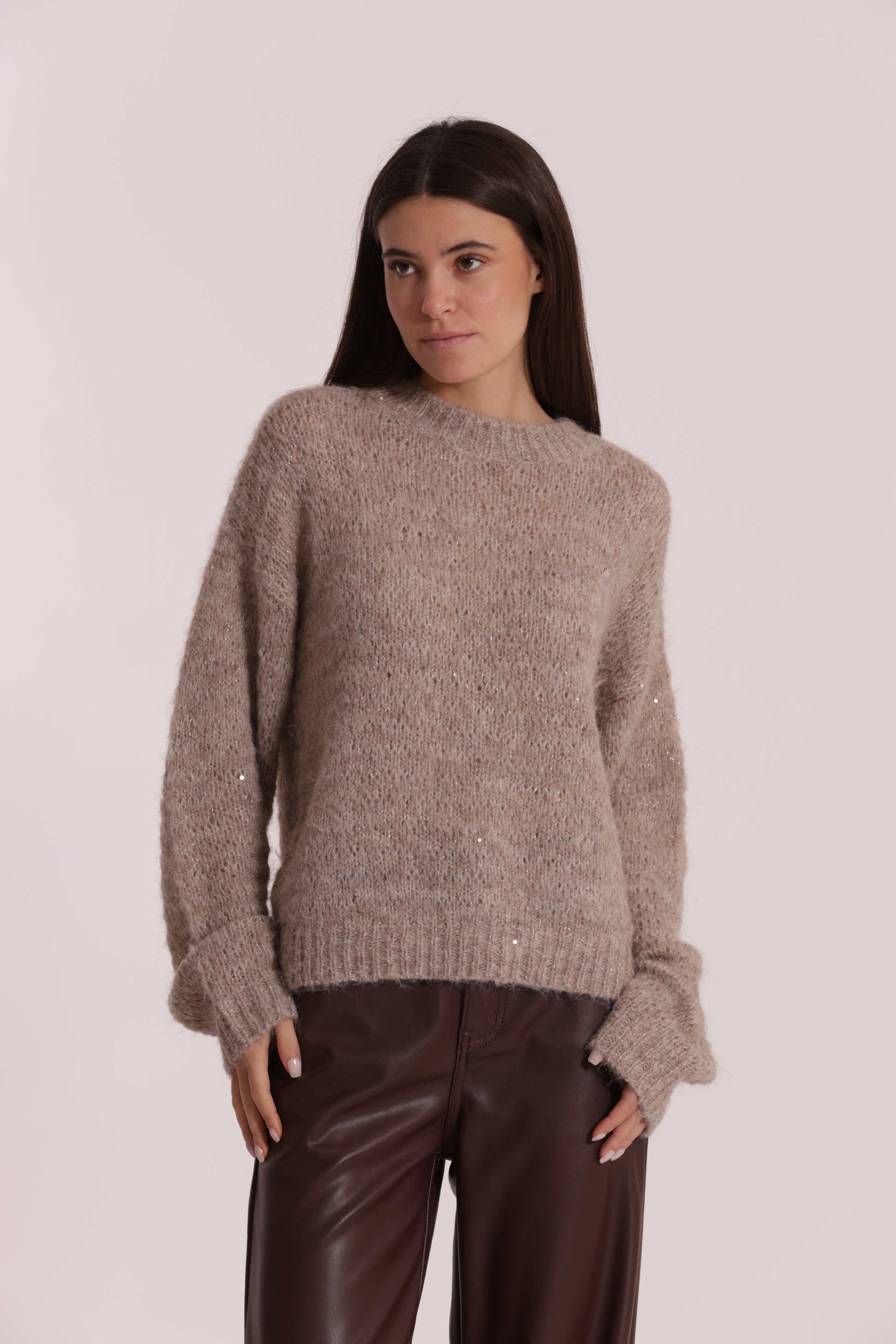 MAGLIA SCOLLO TONDO CON PAILLETTES