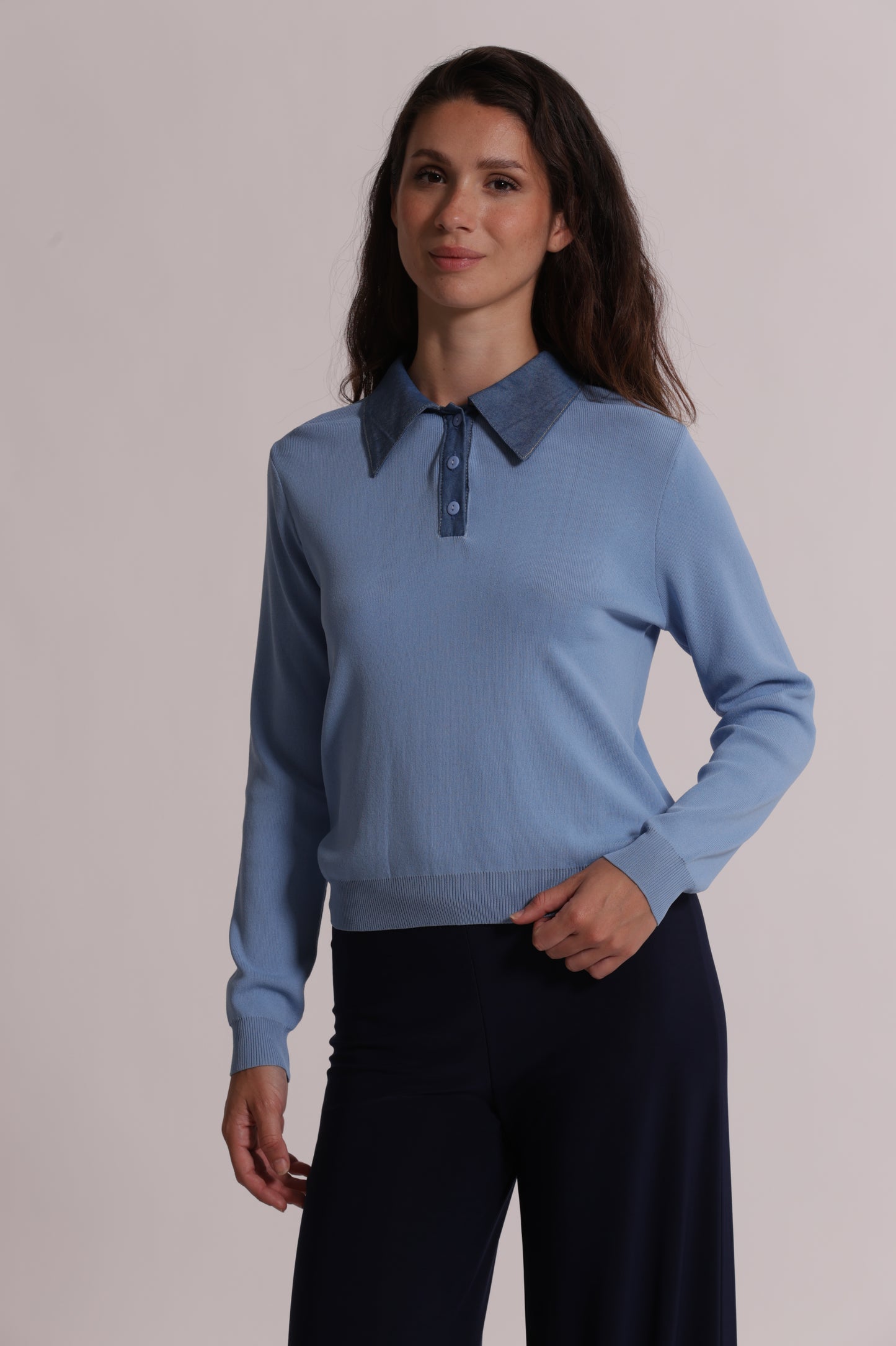 POLO IN MAGLIA CON COLLETTO IN JEANS