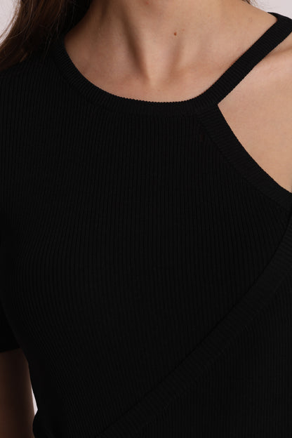 MAGLIA A MANICHE CORTE CON APERTURA