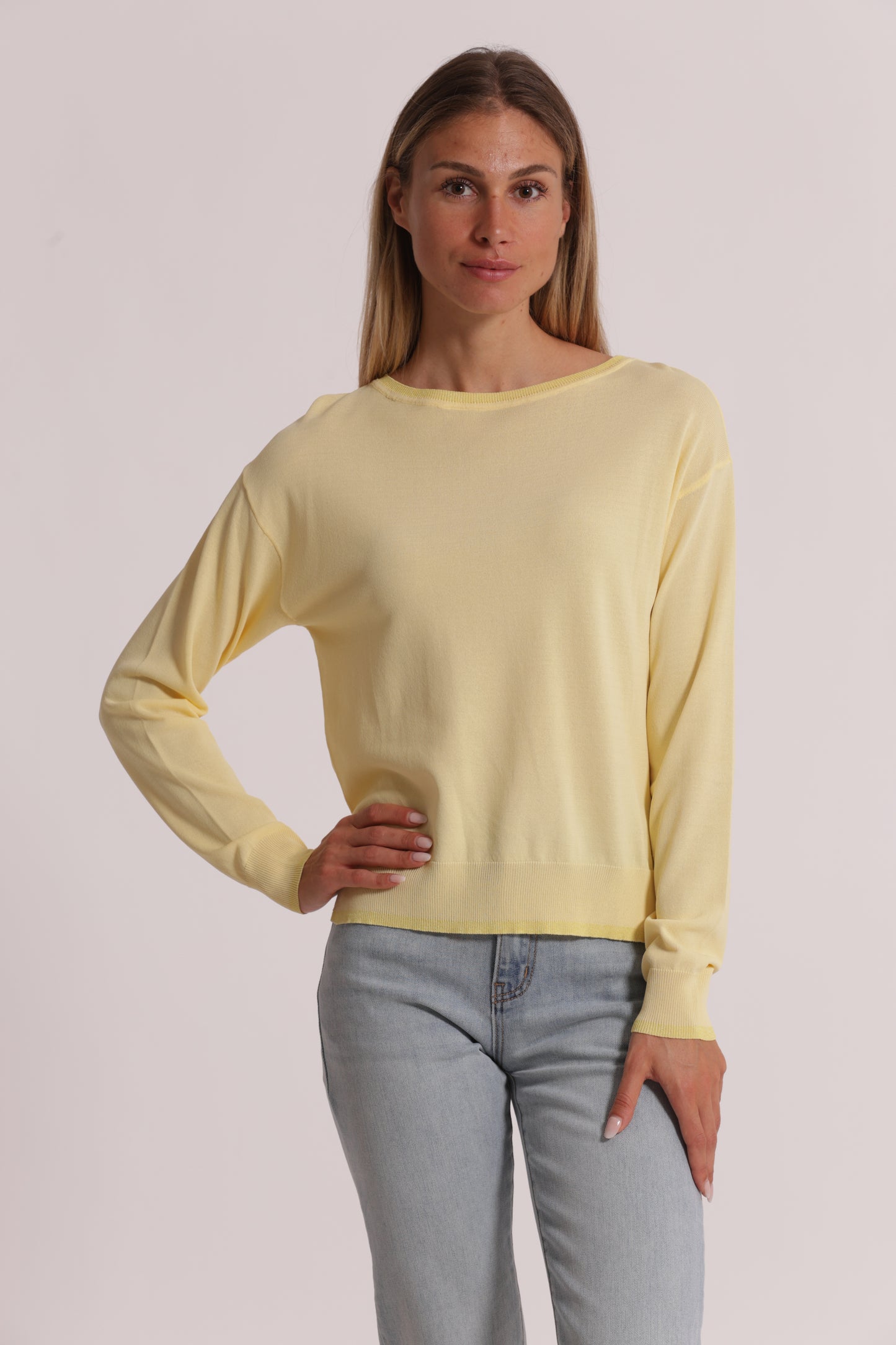 MAGLIA A MANICHE LUNGHE CON DETTAGLI LUREX
