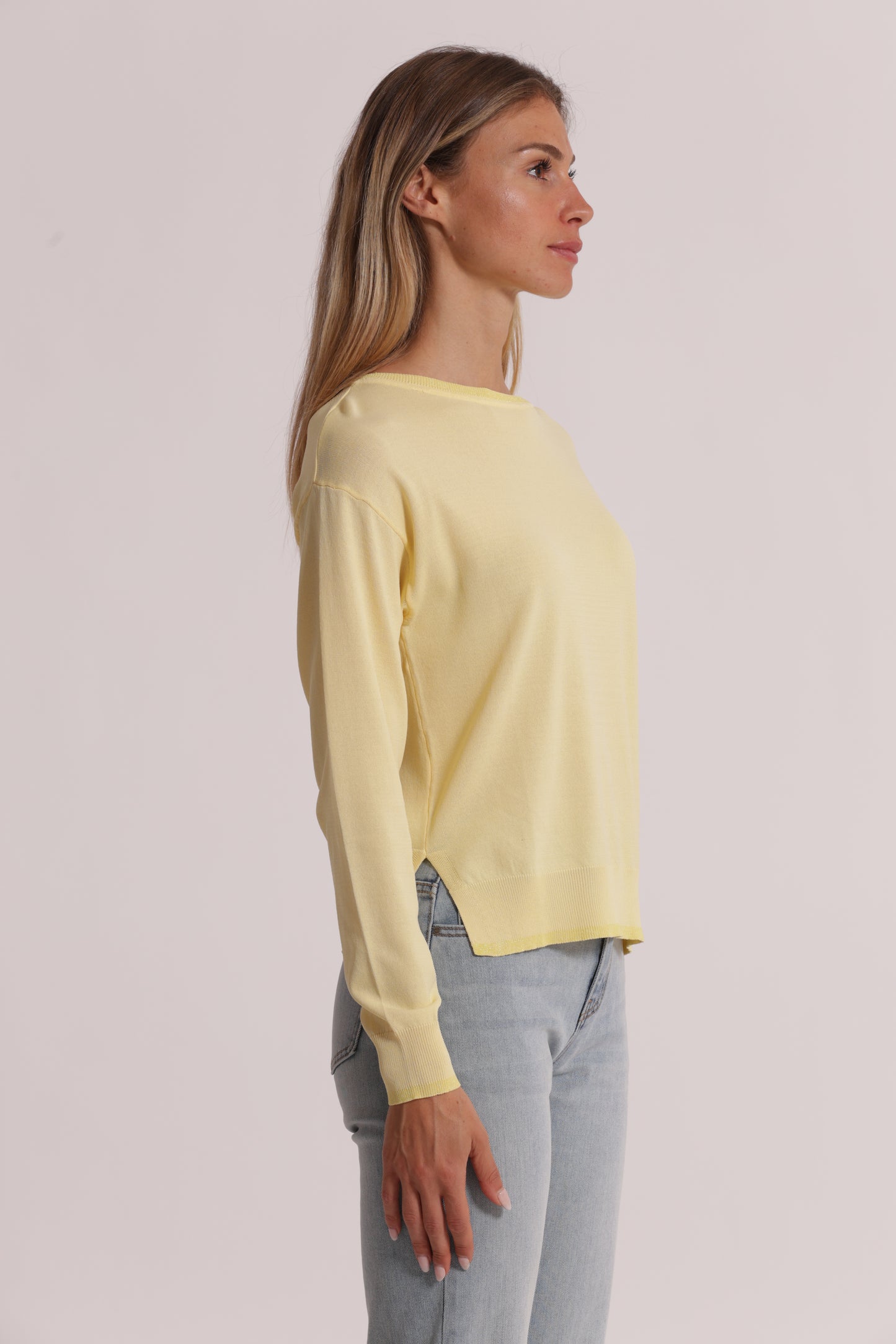 MAGLIA A MANICHE LUNGHE CON DETTAGLI LUREX