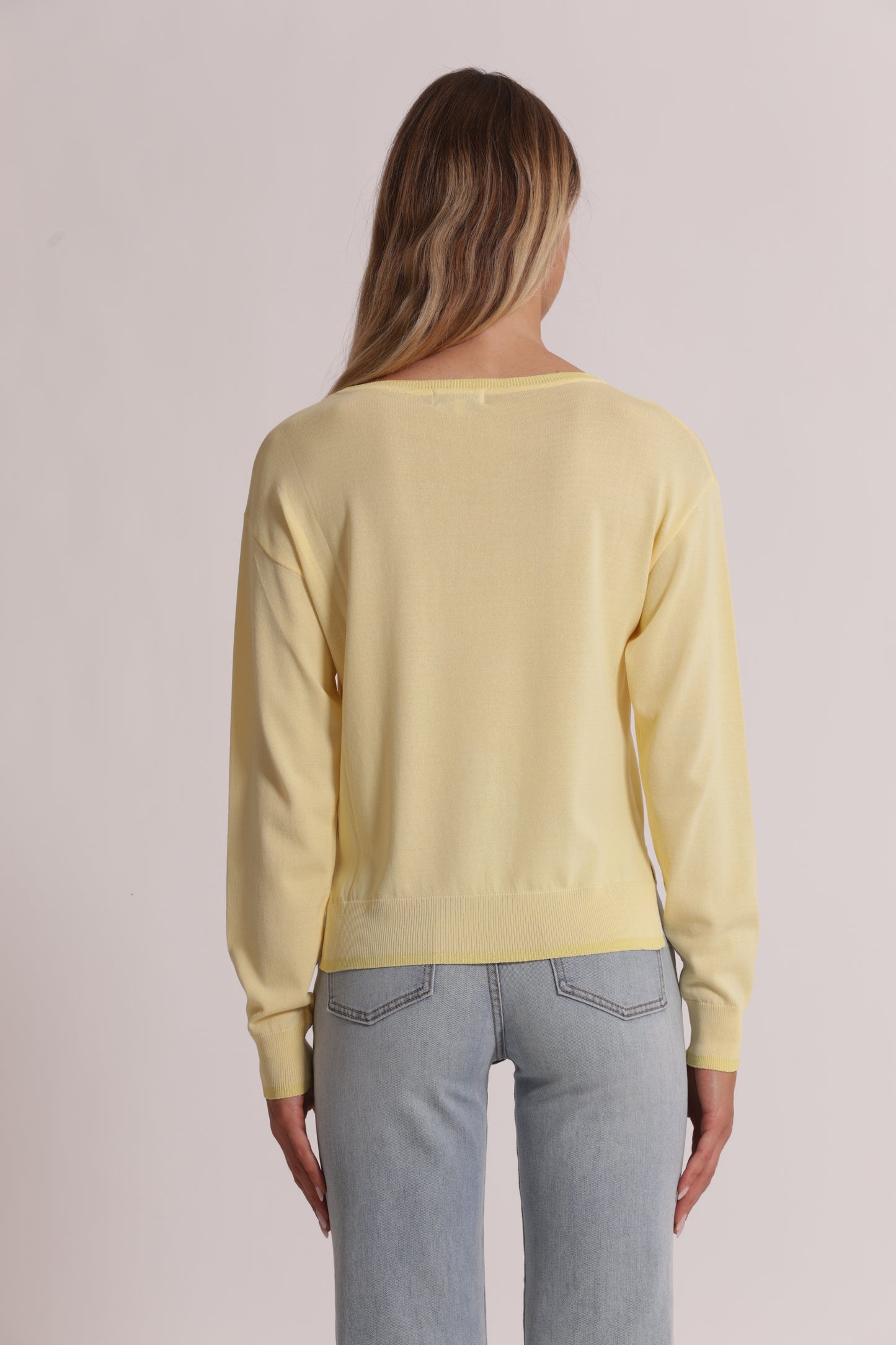 MAGLIA A MANICHE LUNGHE CON DETTAGLI LUREX
