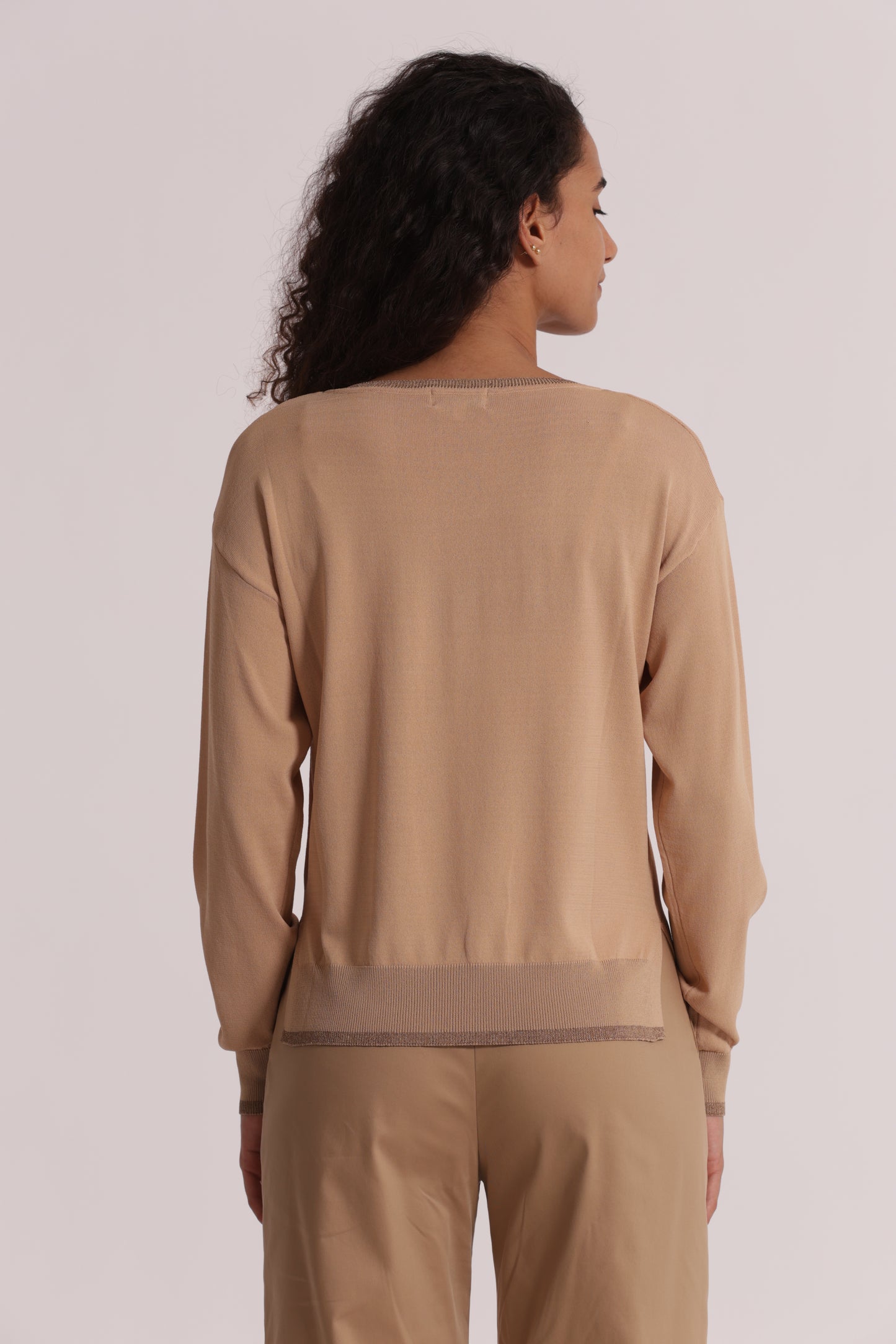 MAGLIA A MANICHE LUNGHE CON DETTAGLI LUREX