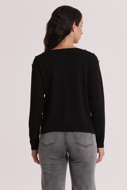 MAGLIA A MANICHE LUNGHE CON BOTTONI SU SPALLA