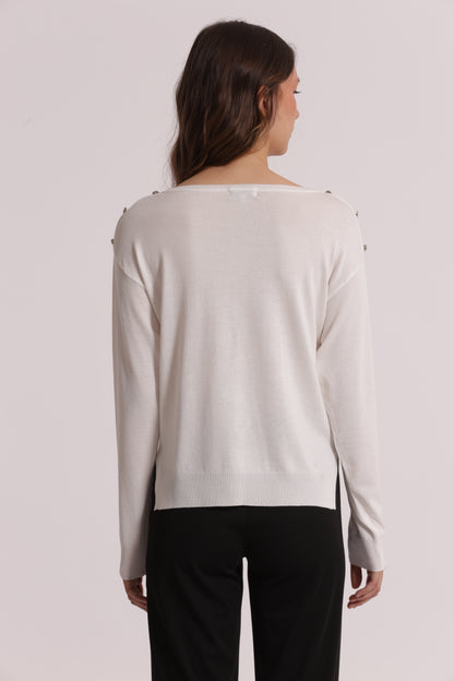 MAGLIA A MANICHE LUNGHE CON BOTTONI SU SPALLA