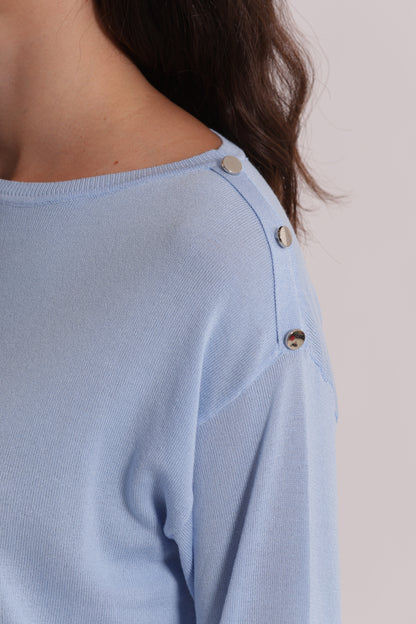 MAGLIA A MANICHE LUNGHE CON BOTTONI SU SPALLA