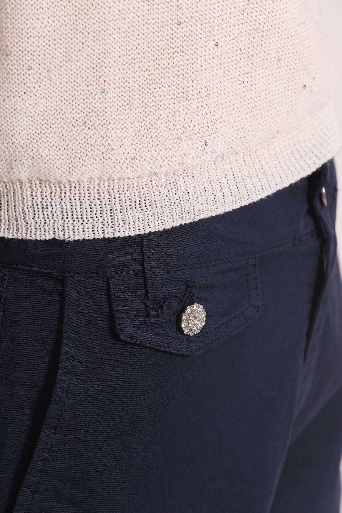 MAGLIA TRASPARENTE CON PAILLETTES A MANICHE CORTE