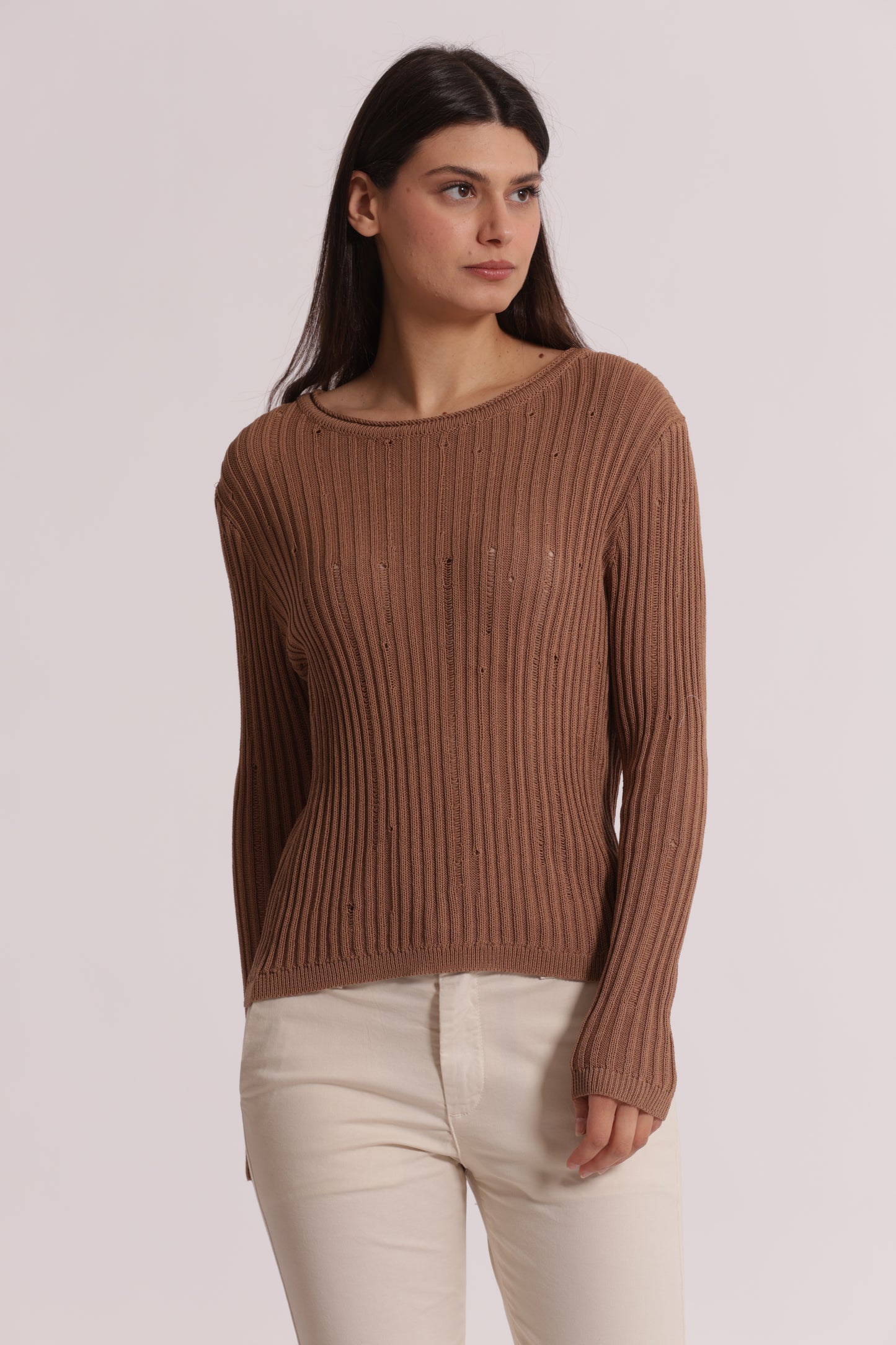MAGLIA CON DETTAGLI SMAGLIATI