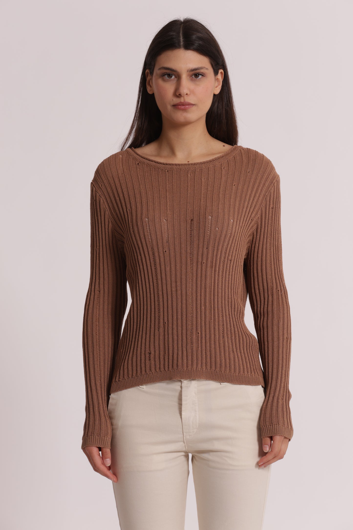 MAGLIA CON DETTAGLI SMAGLIATI