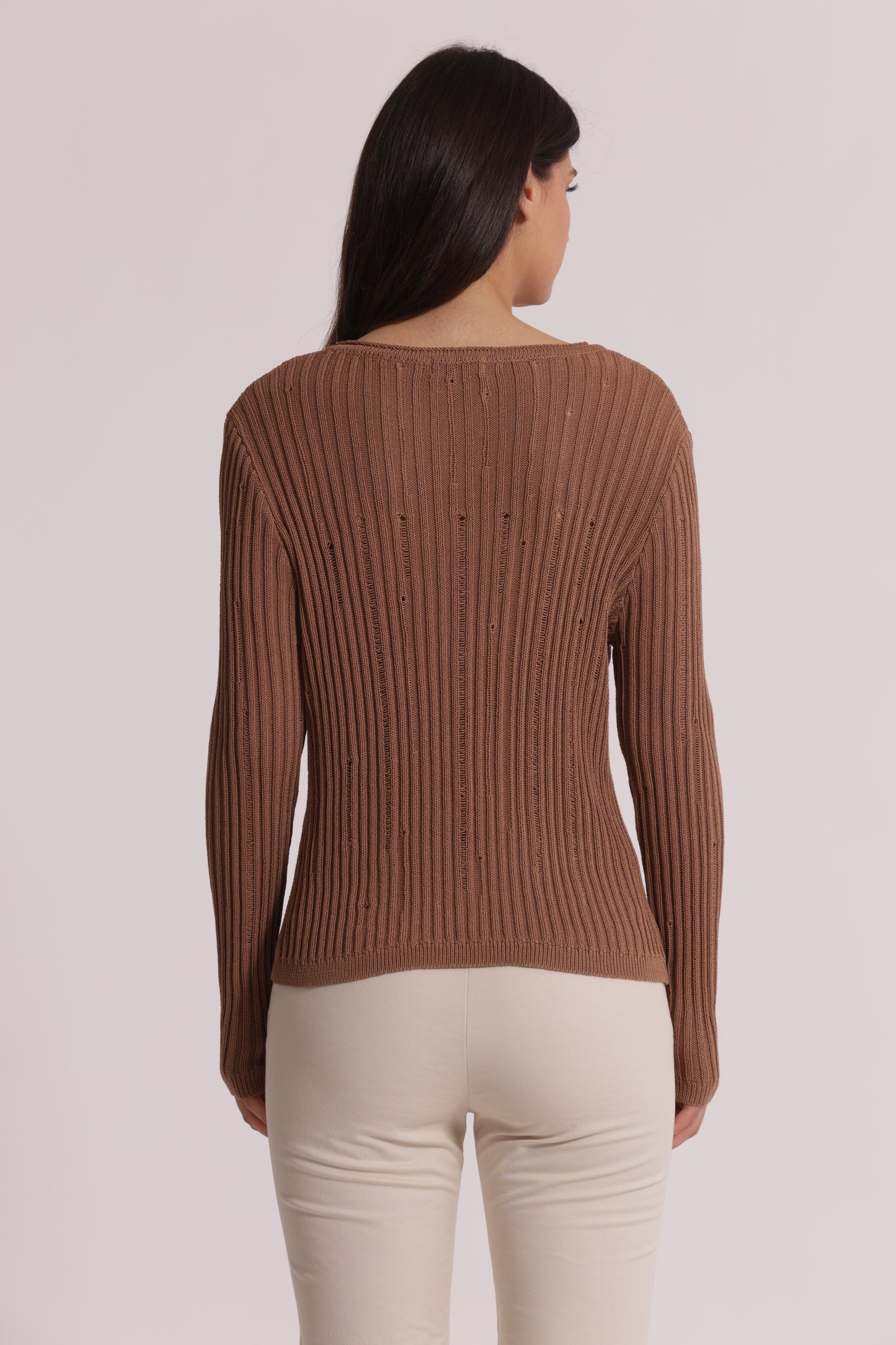 MAGLIA CON DETTAGLI SMAGLIATI