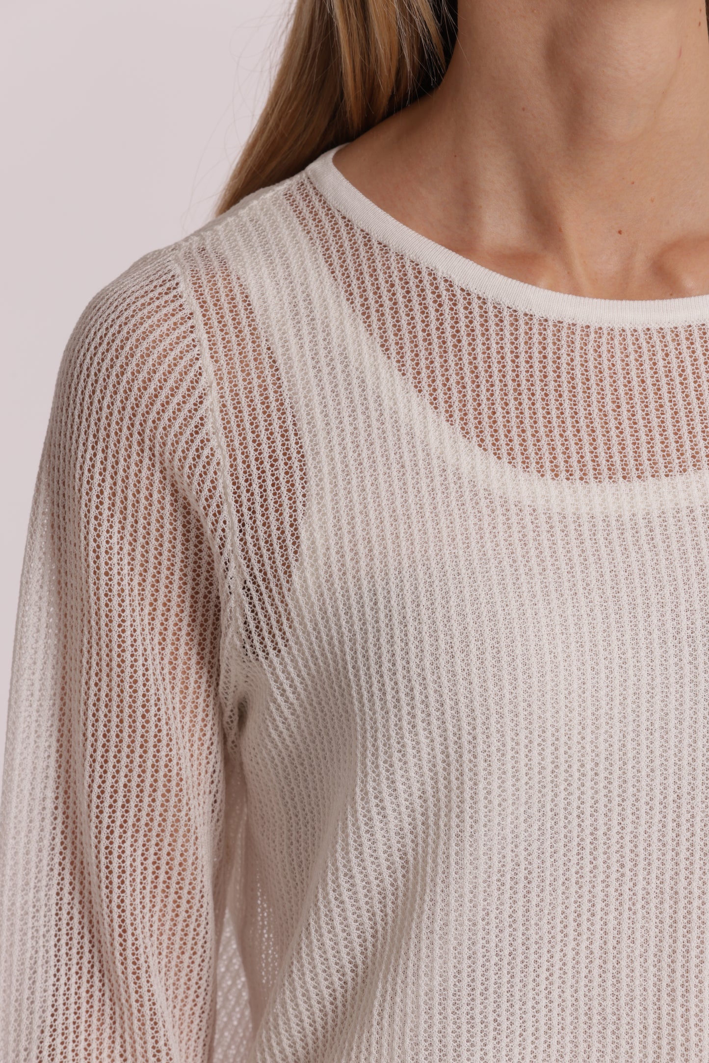 MAGLIA TRAFORATA A MANICHE LUNGHE