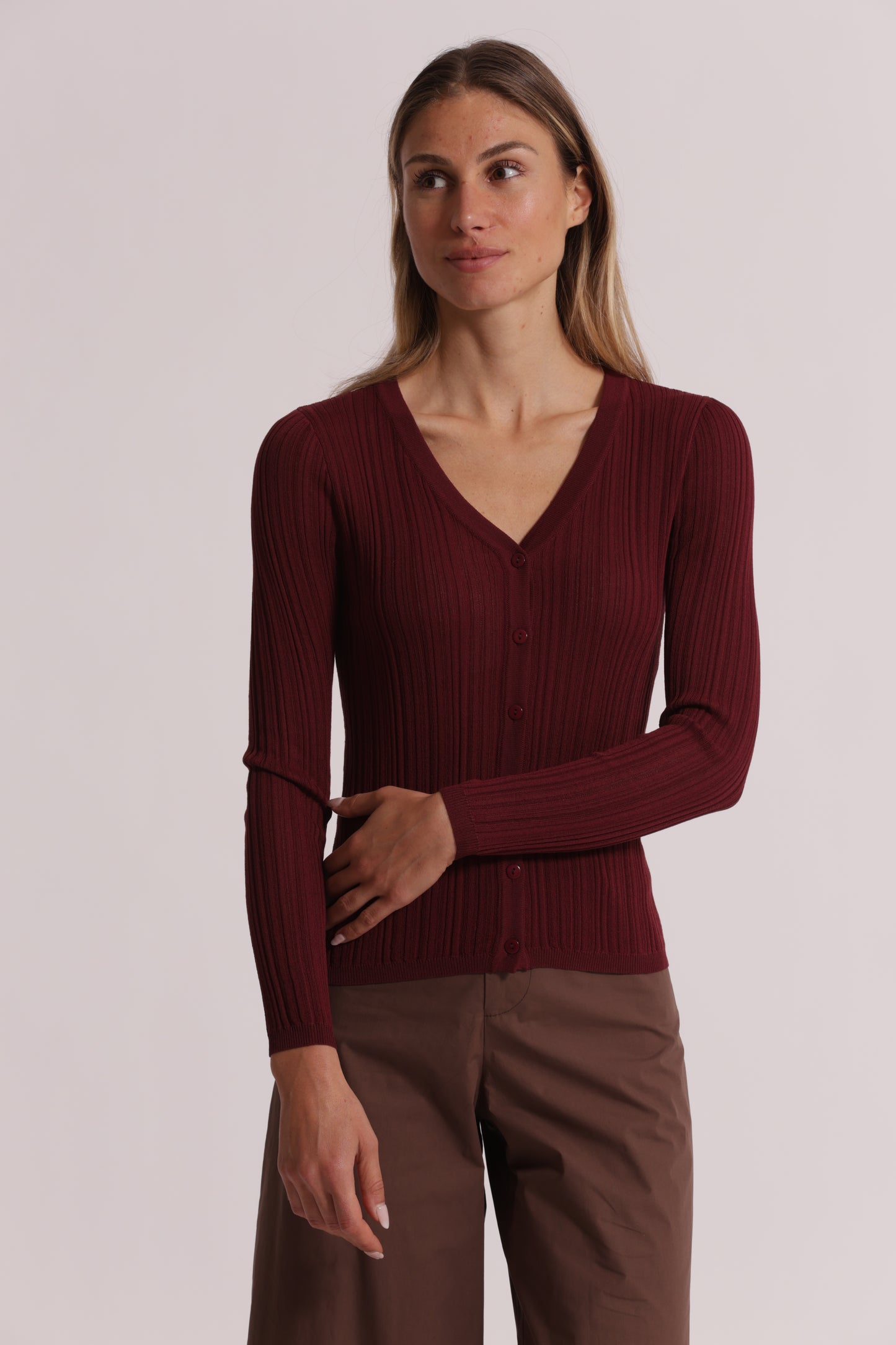 CARDIGAN A COSTINE IN MAGLIA CON BOTTONI