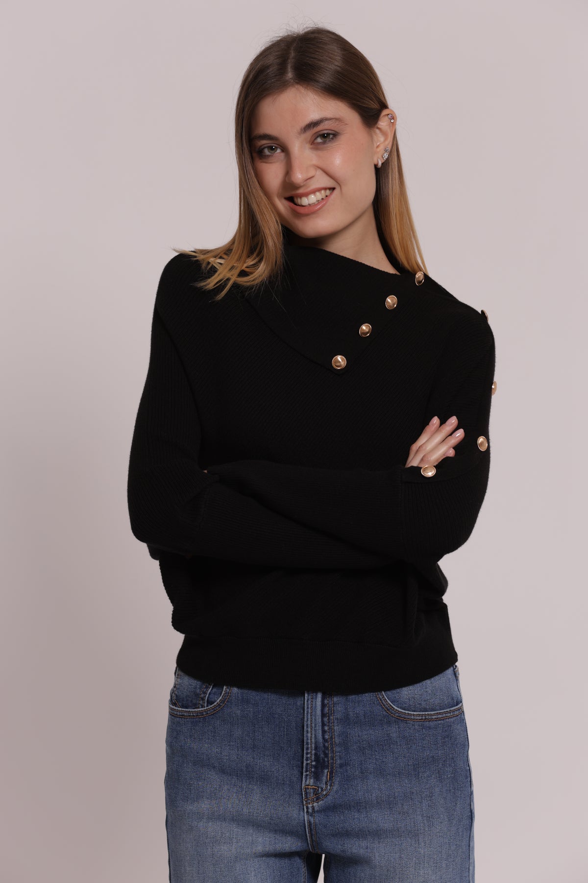 MAGLIA COLLO ALTO CON BOTTONI