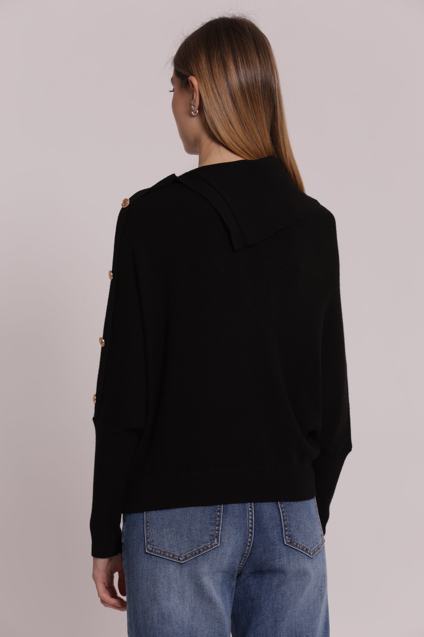 MAGLIA COLLO ALTO CON BOTTONI