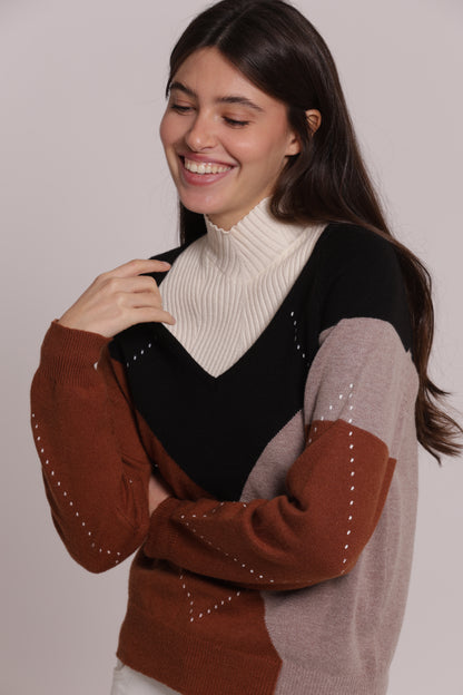 MAGLIA SCOLLO A V CON GIOCO DI ROMBI
