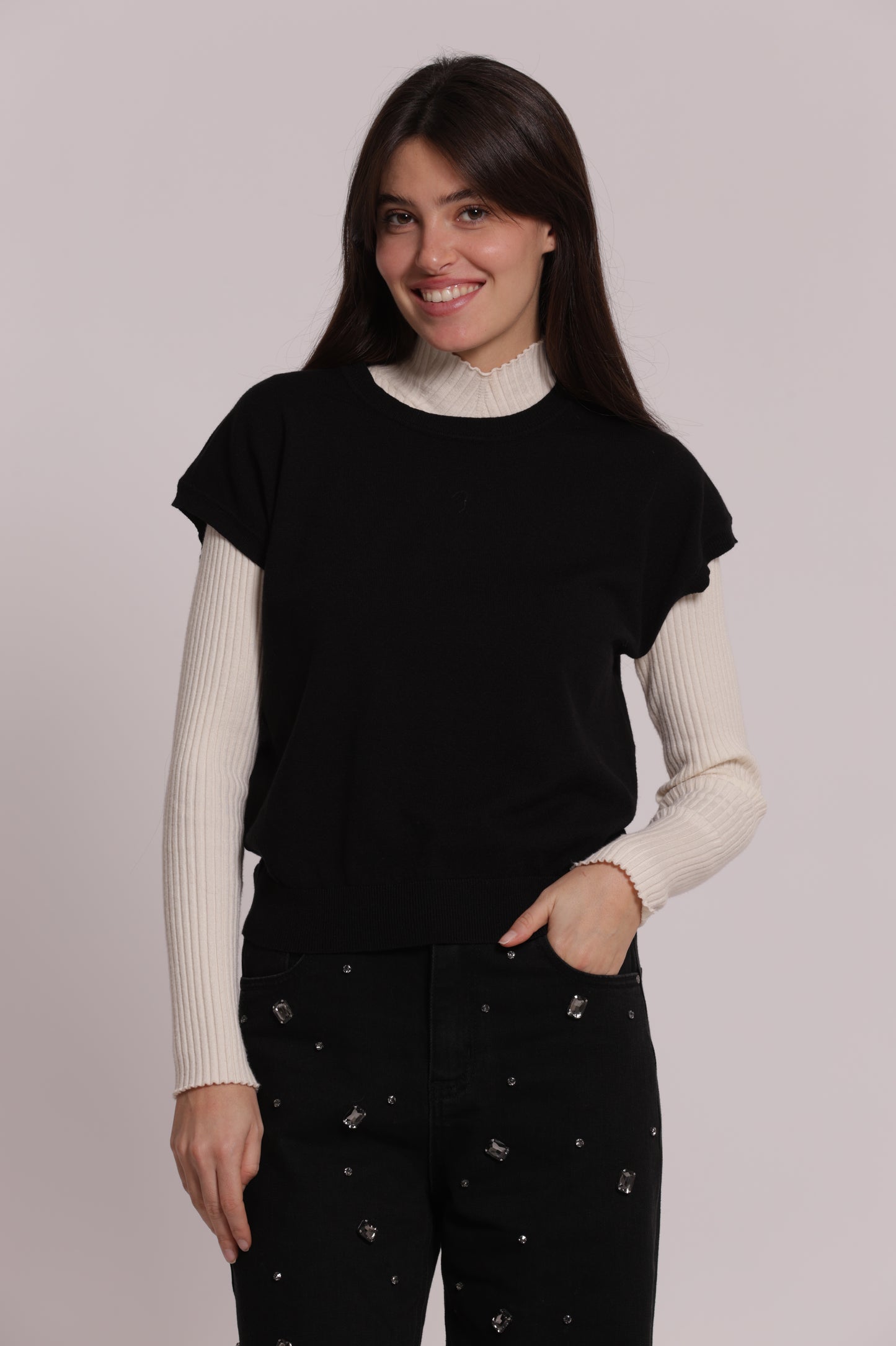 MAGLIA A MANICHE CORTE