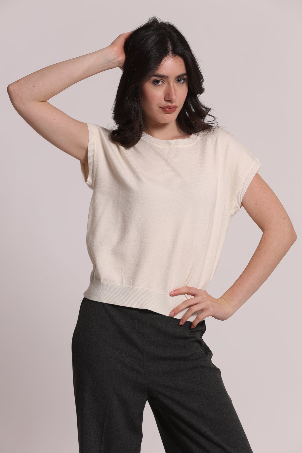 MAGLIA A MANICHE CORTE