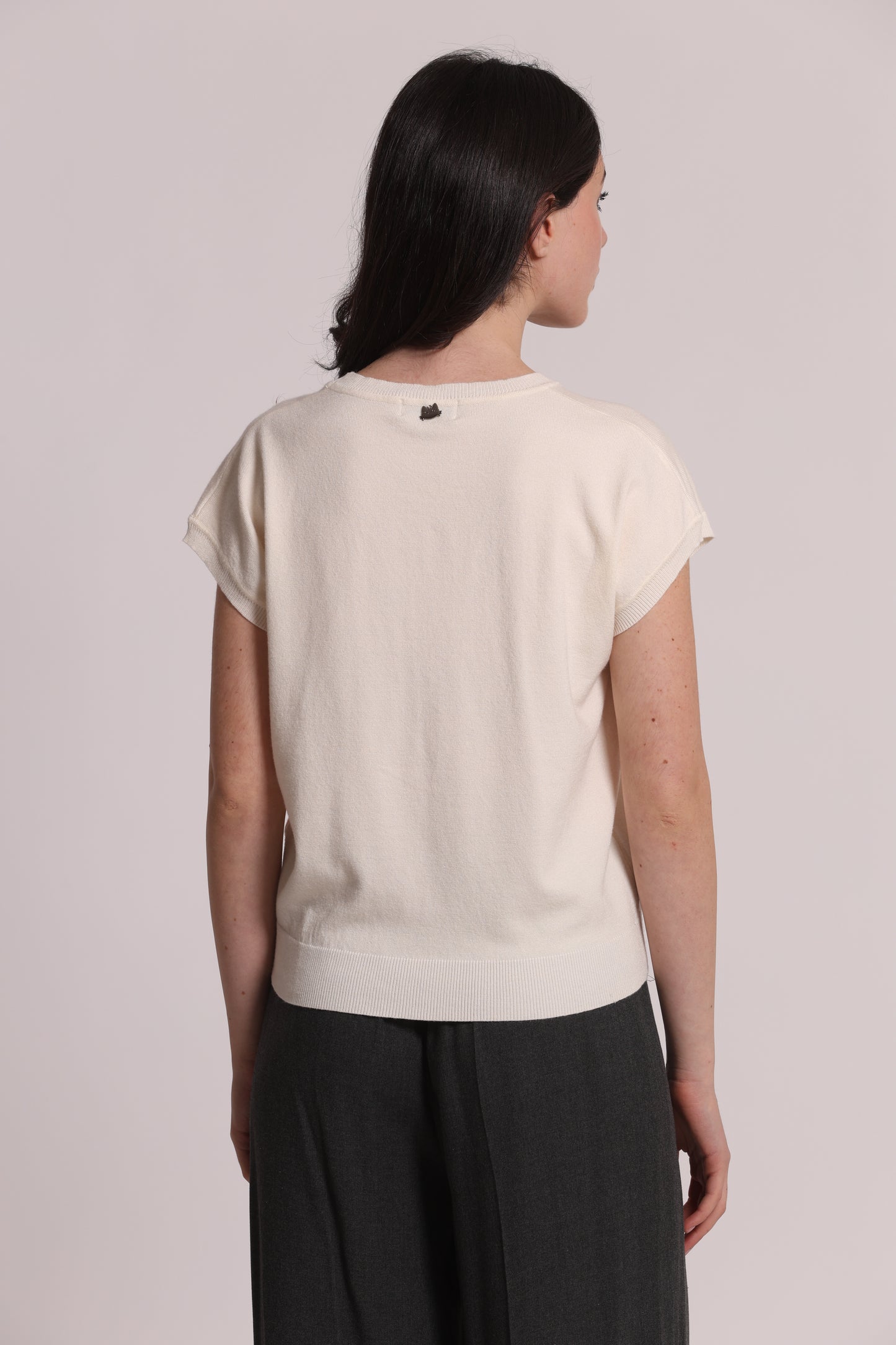 MAGLIA A MANICHE CORTE
