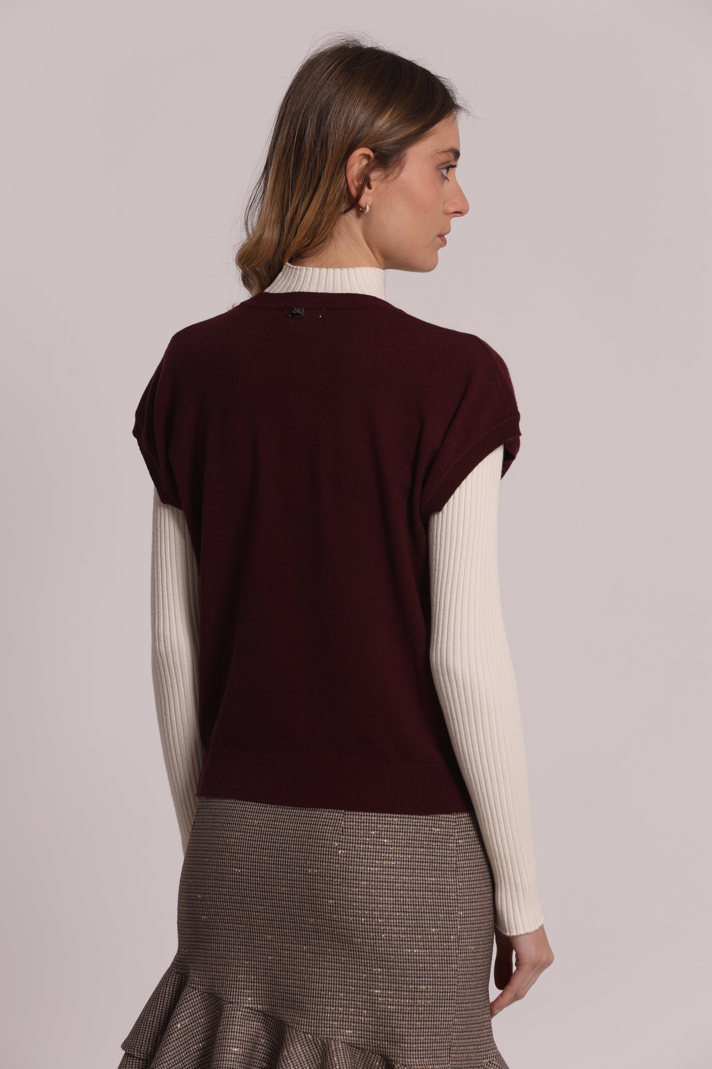 MAGLIA A MANICHE CORTE
