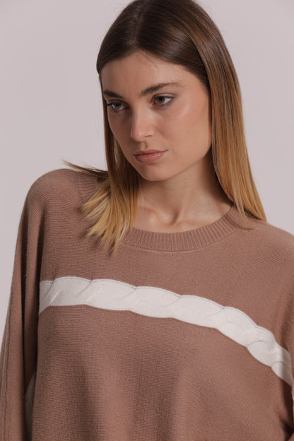 MAGLIA SCOLLO TONDO CON DETTAGLIO TRECCIA