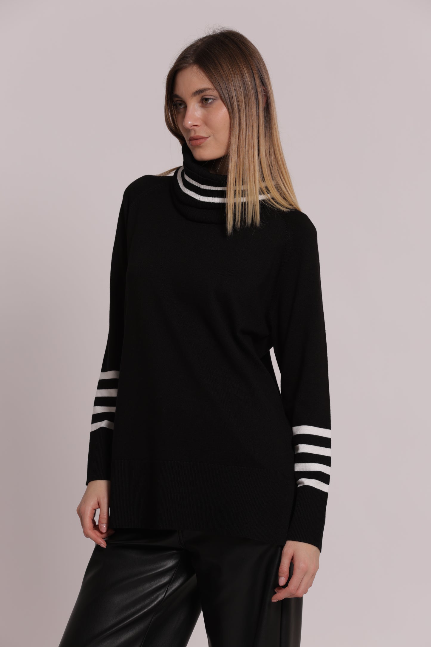 MAGLIA CON CON RIGHE E COLLO REMOVIBILE