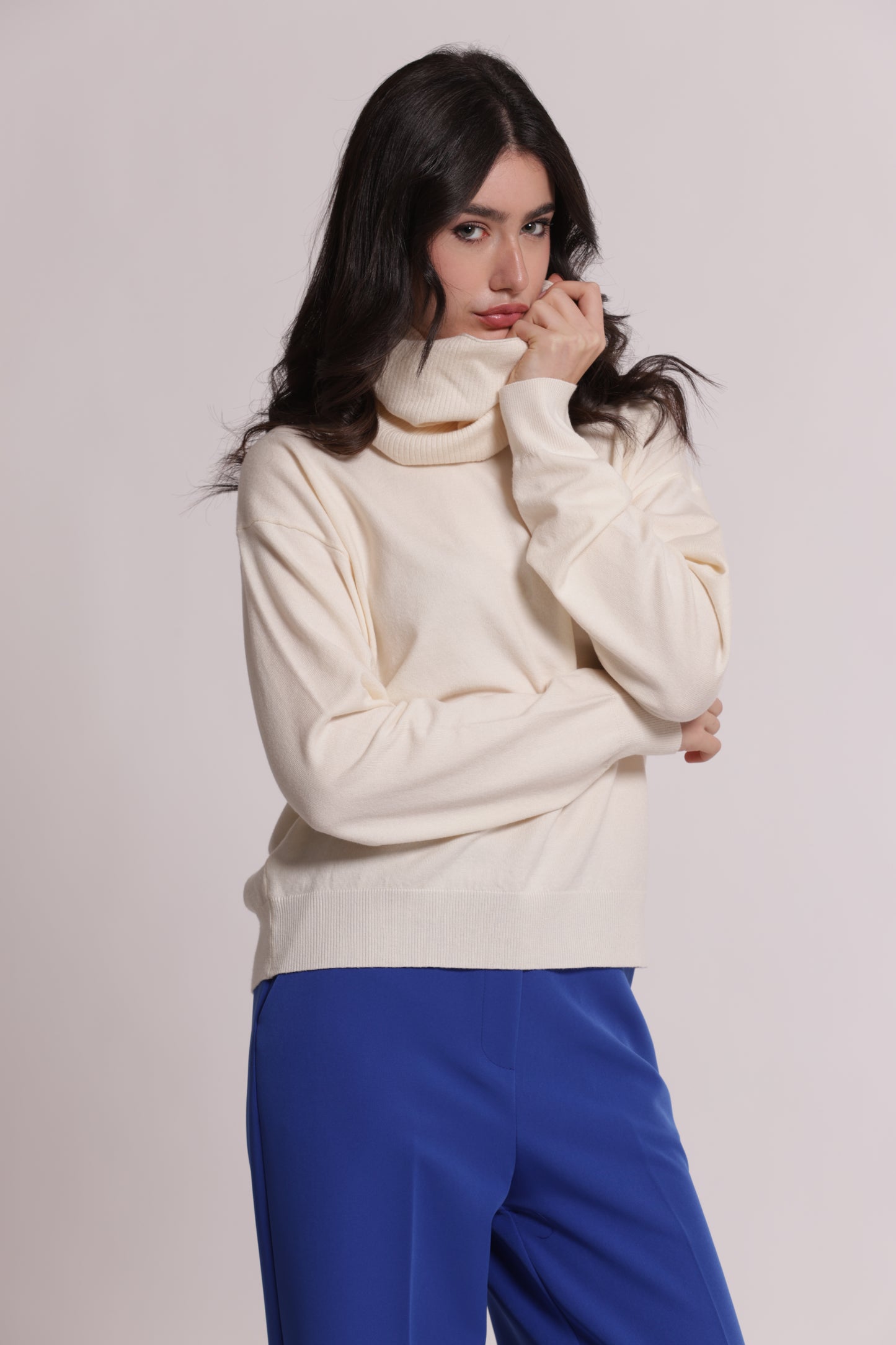 MAGLIA CON COLLO REMOVIBILE