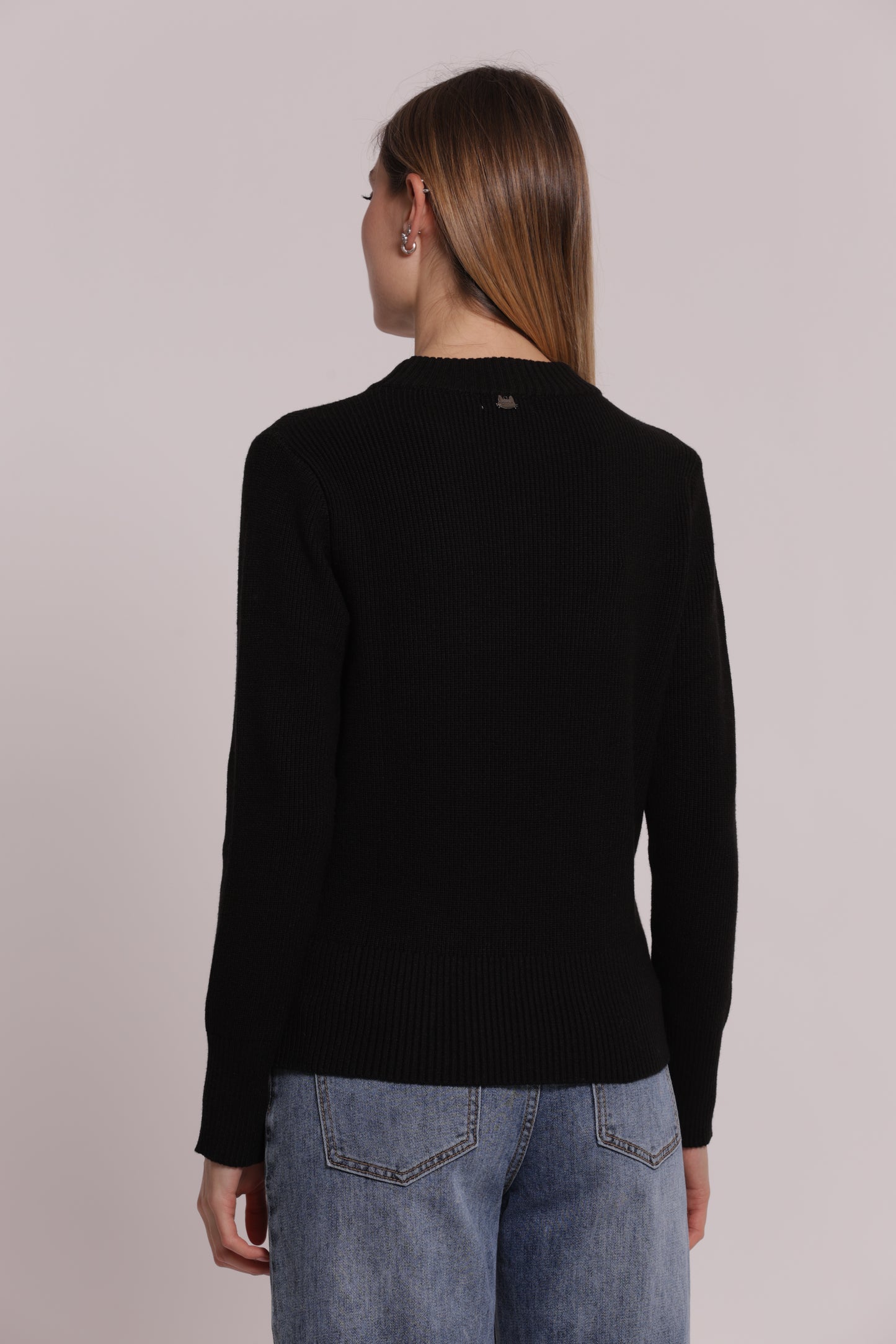 MAGLIA SCOLLO TONDO CON TRECCIA