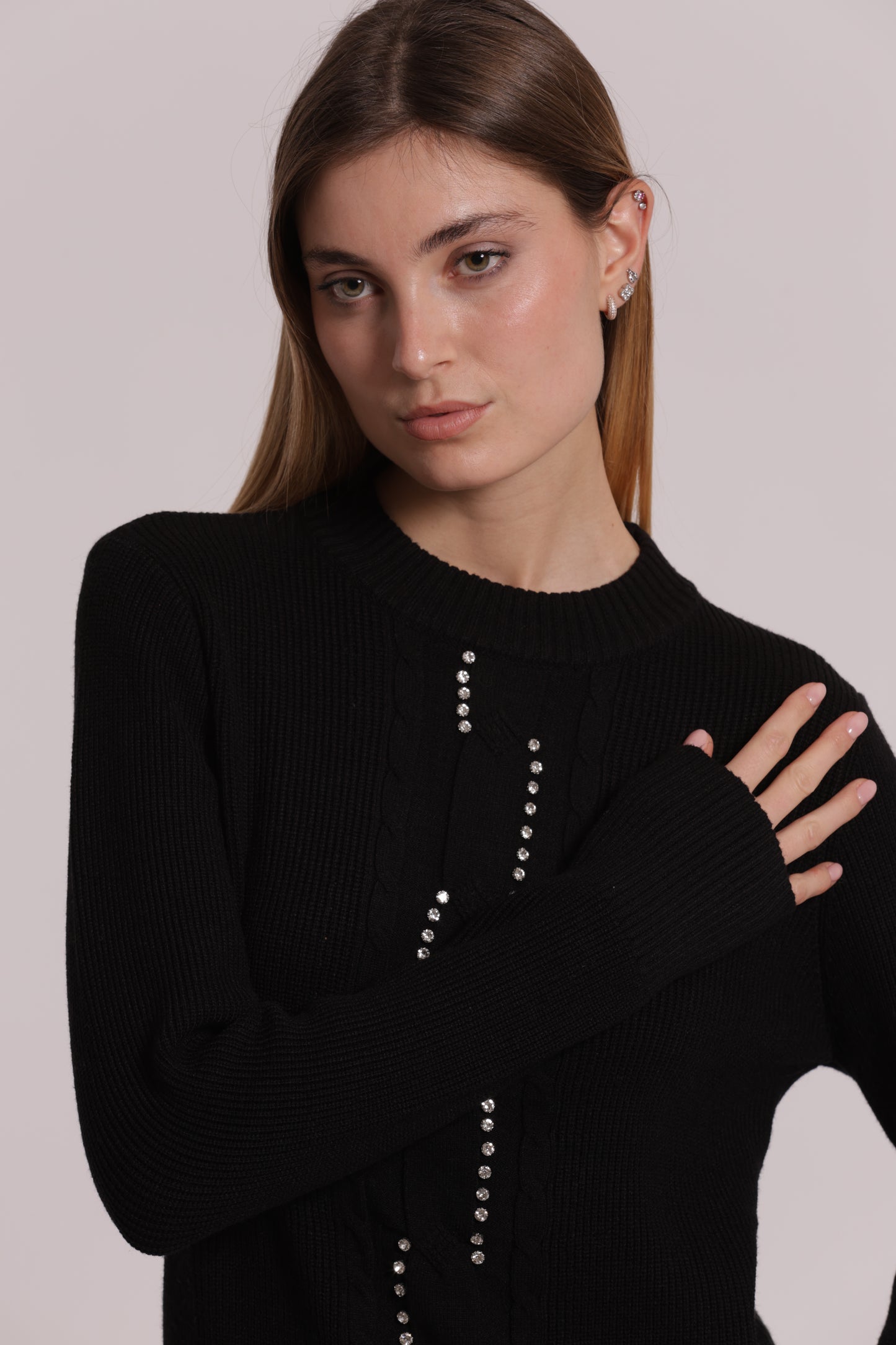 MAGLIA SCOLLO TONDO CON TRECCIA