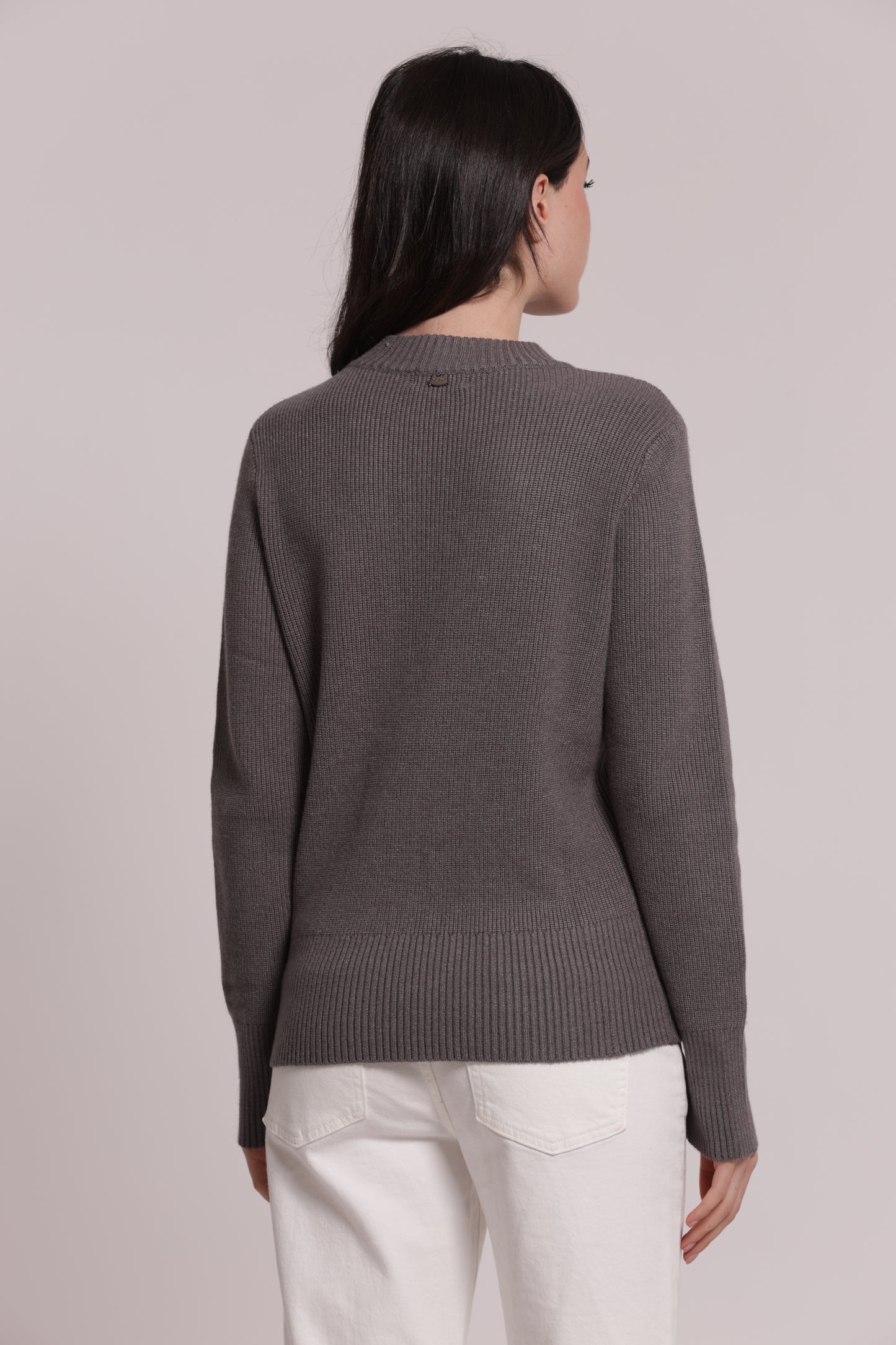 MAGLIA SCOLLO TONDO CON TRECCIA