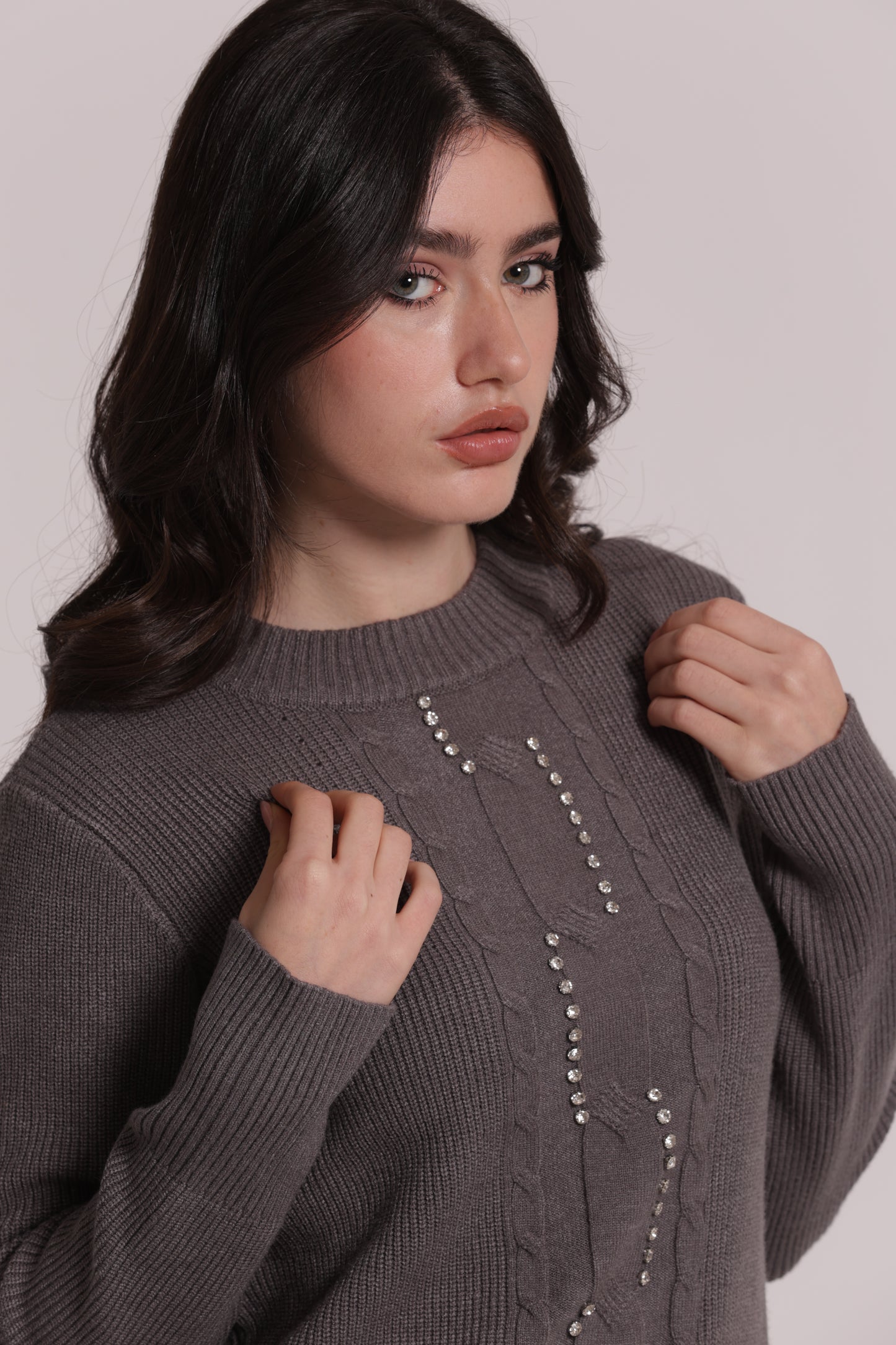 MAGLIA SCOLLO TONDO CON TRECCIA