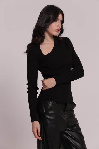 MAGLIA CON DETTAGLIO CUT OUT