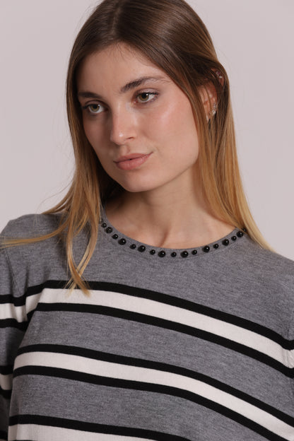 MAGLIA A RIGHE CON DETTAGLIO PERLE