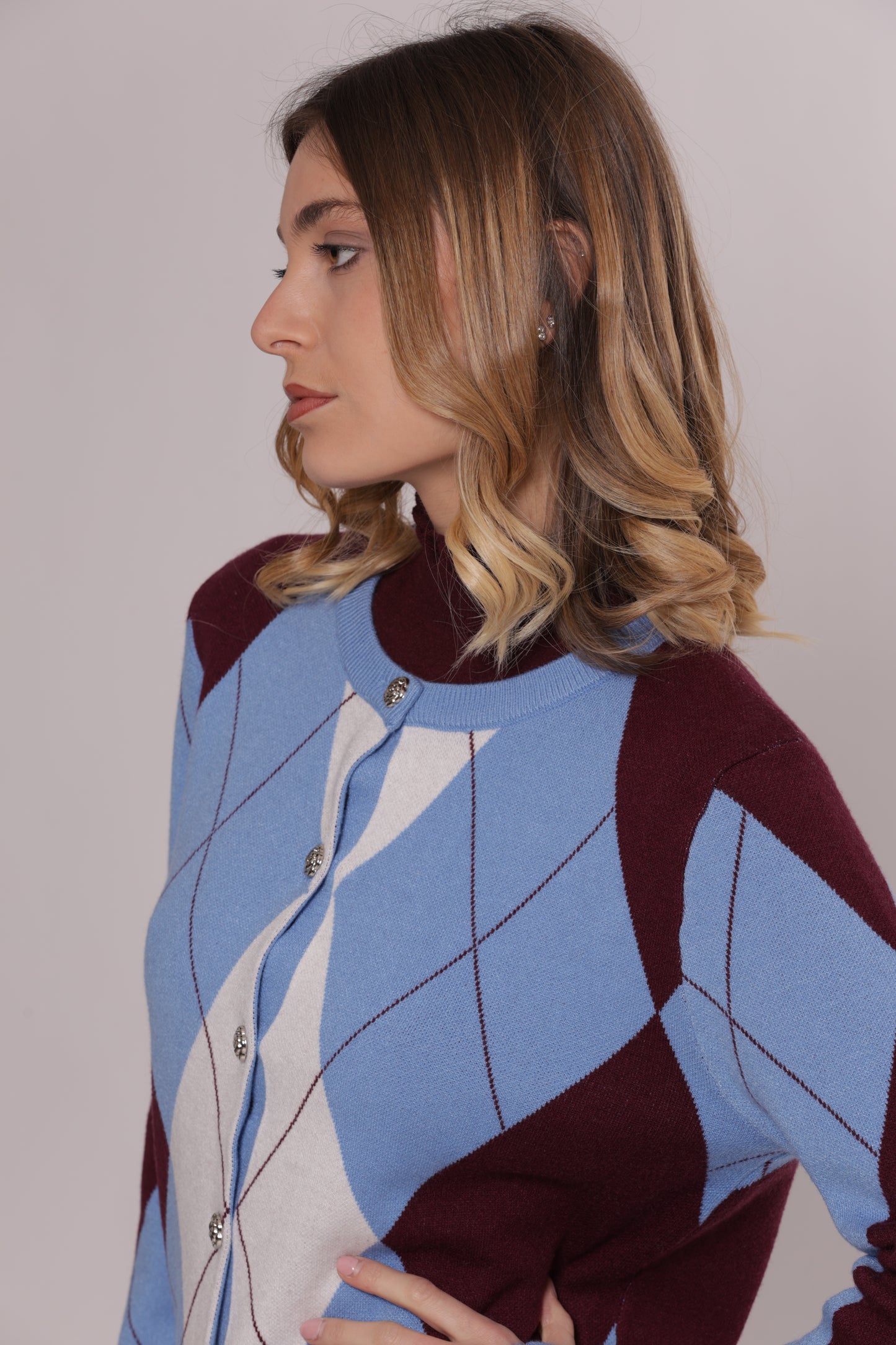 MAGLIA CARDIGAN GEOMETRICO CON BOTTONI GIOIELLO