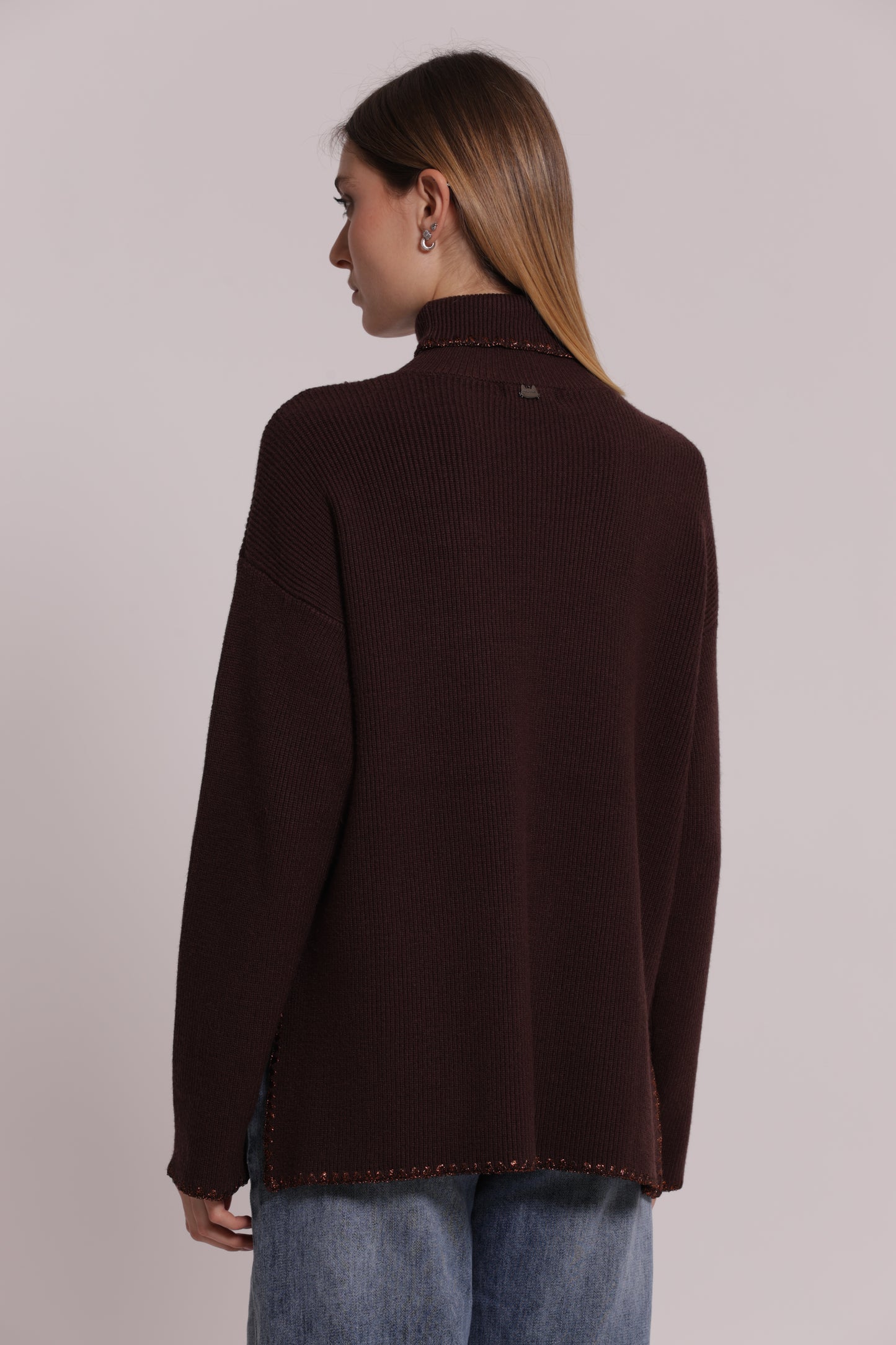 MAGLIA COLLO ALTO CON DETTAGLIO LUREX
