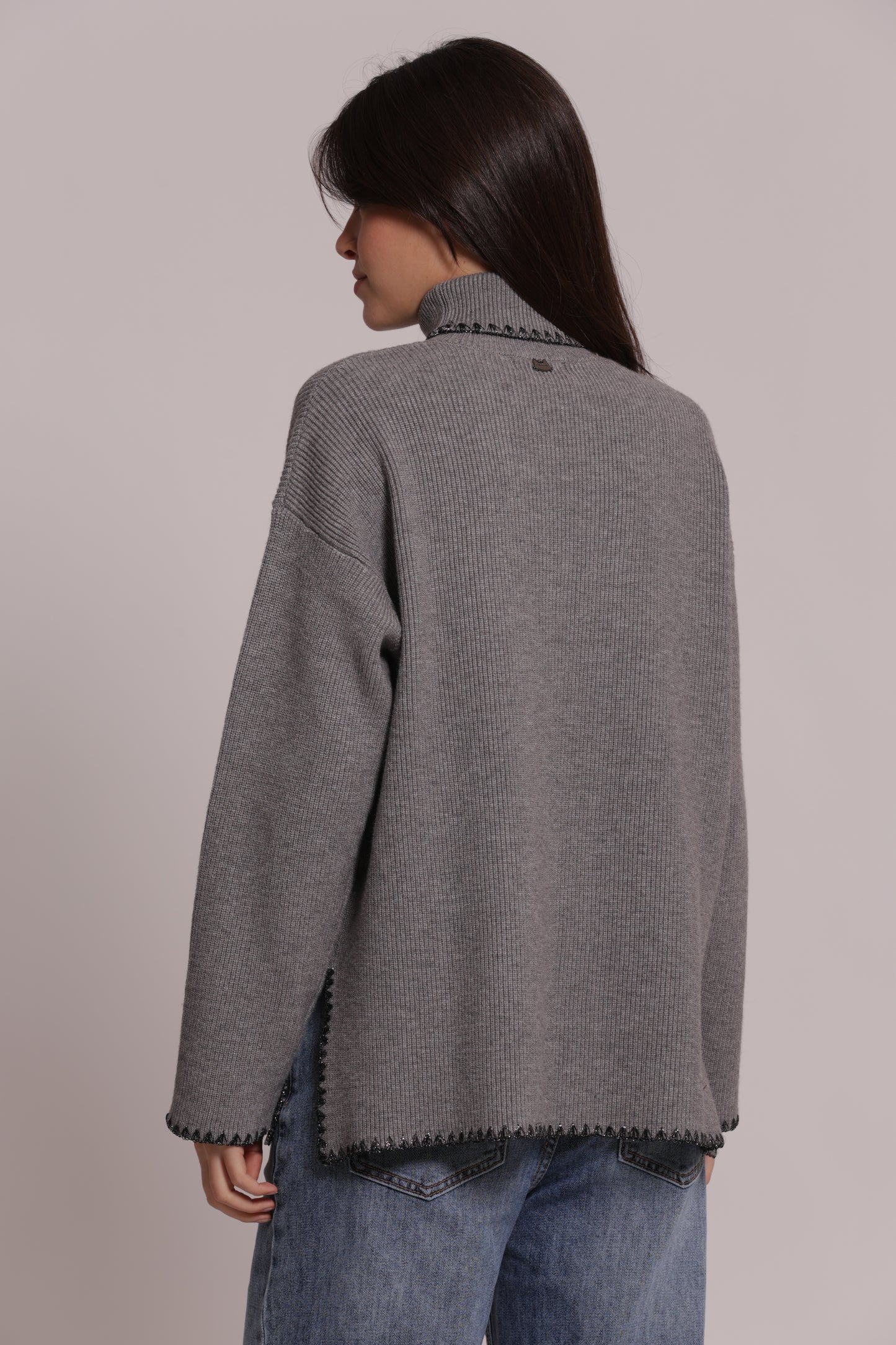 MAGLIA COLLO ALTO CON DETTAGLIO LUREX