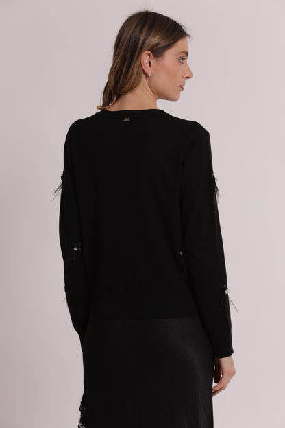 MAGLIA SCOLLO TONDO CON PIUME