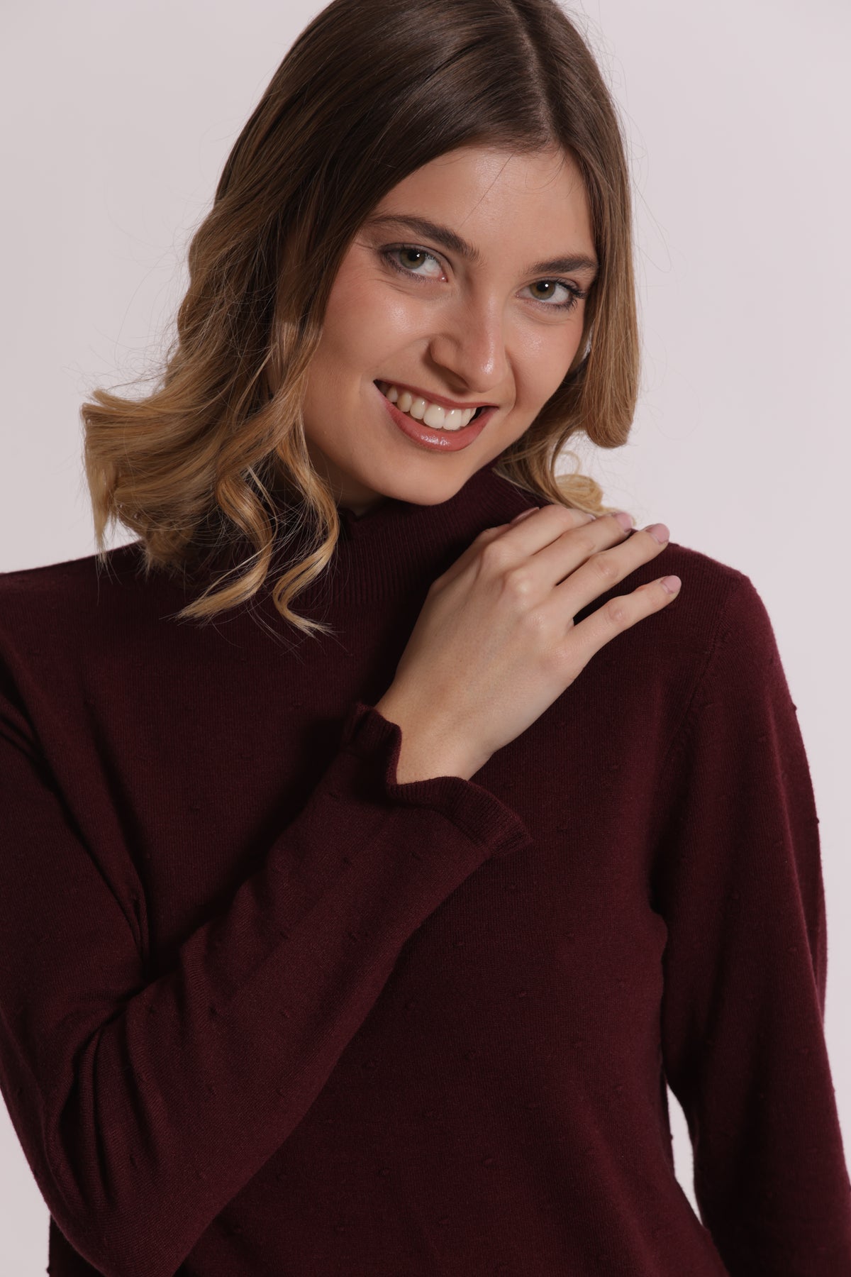 MAGLIA COLLO ALTO TRAMA POIS