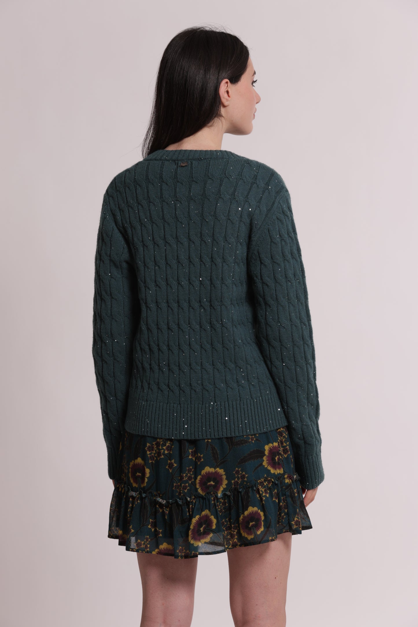 MAGLIA SCOLLO A V CON TRAMA TRECCIA E PAILLETTES
