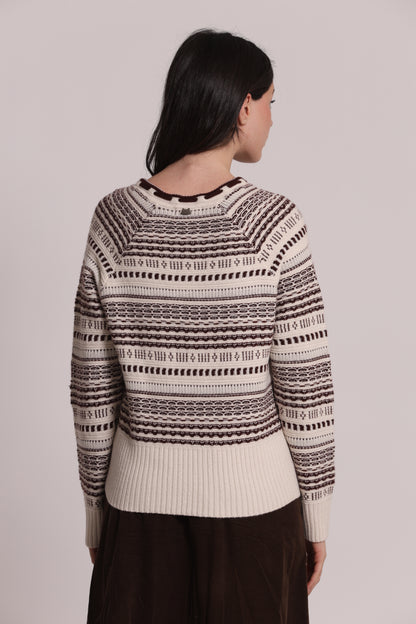 MAGLIA CON DETTAGLI A CONTRASTO