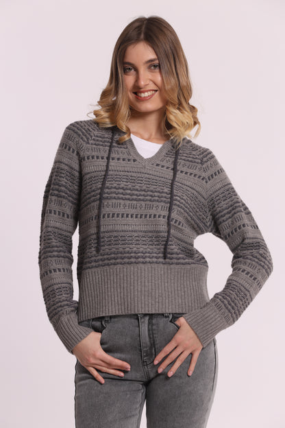 MAGLIA CON DETTAGLI A CONTRASTO