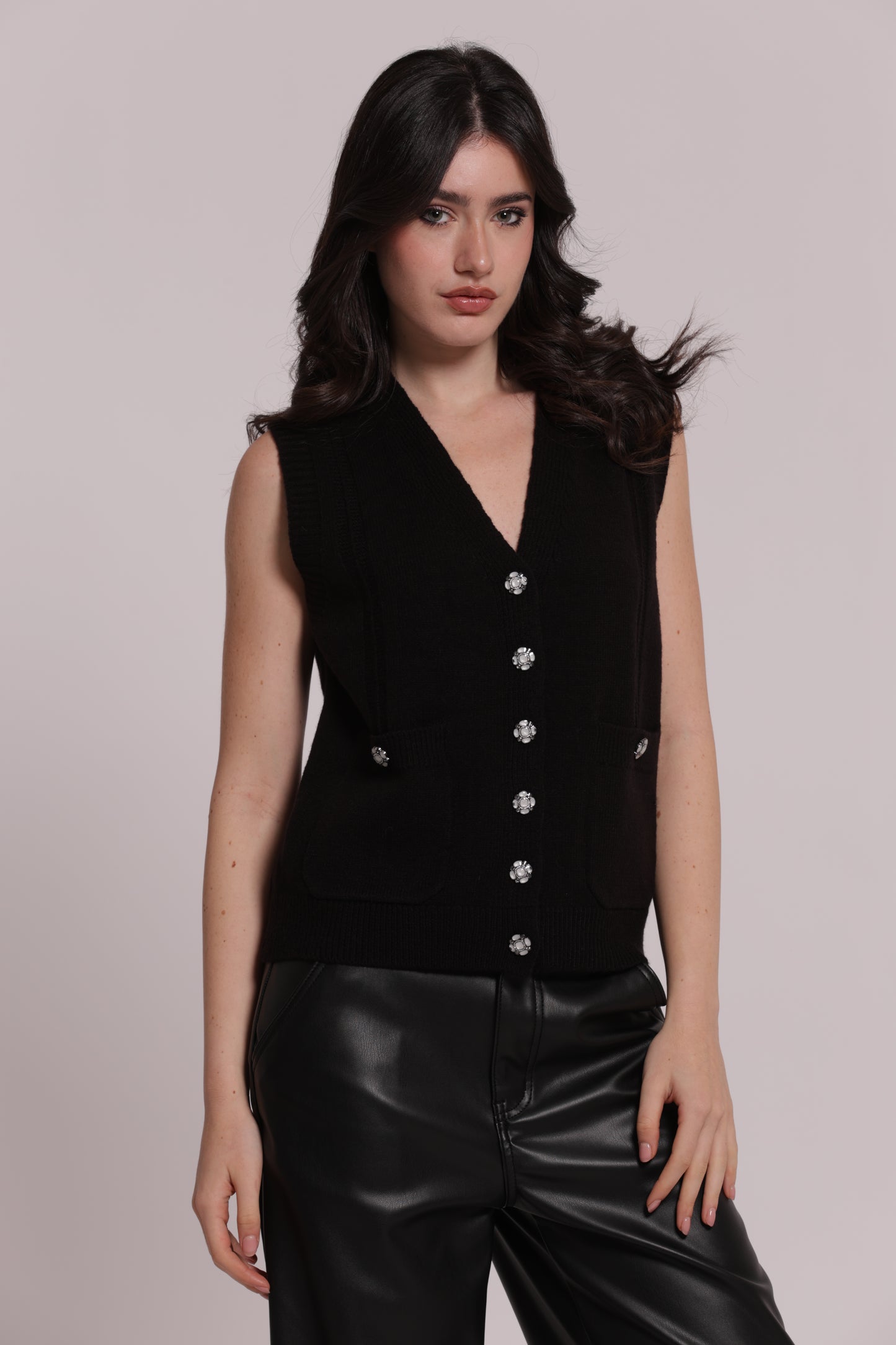 MAGLIA GILET CON BOTTONI GIOIELLO