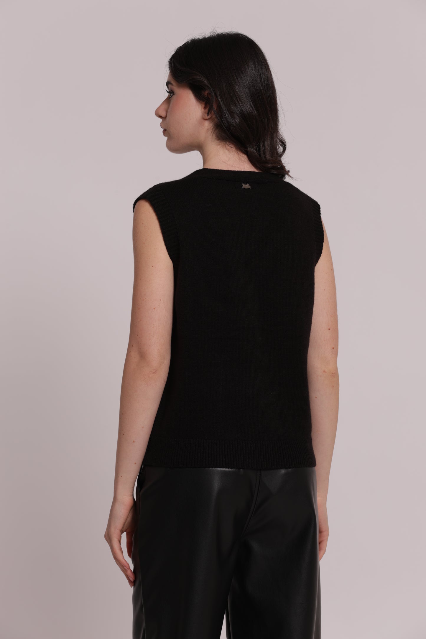 MAGLIA GILET CON BOTTONI GIOIELLO